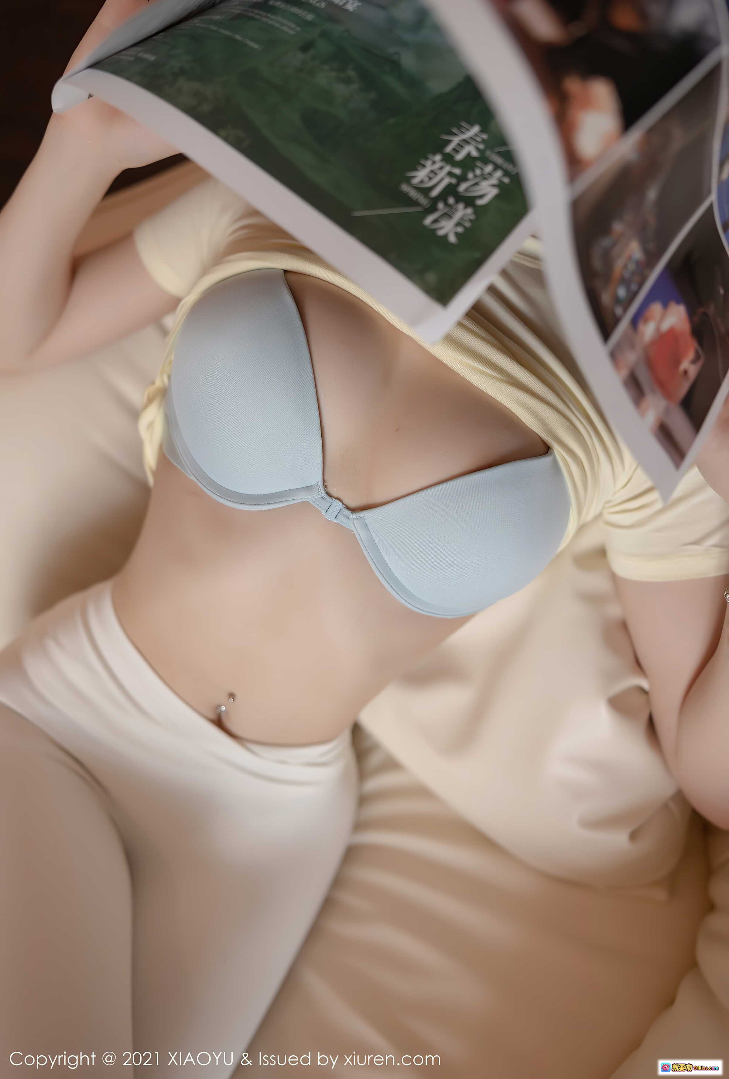 图片[3] - 芝芝Booty优雅倚墙喝水写真 | XIAOYU语画界2021.04.27 Vol.517 | 白色紧身裤高跟鞋时尚美拍 - 就要吻