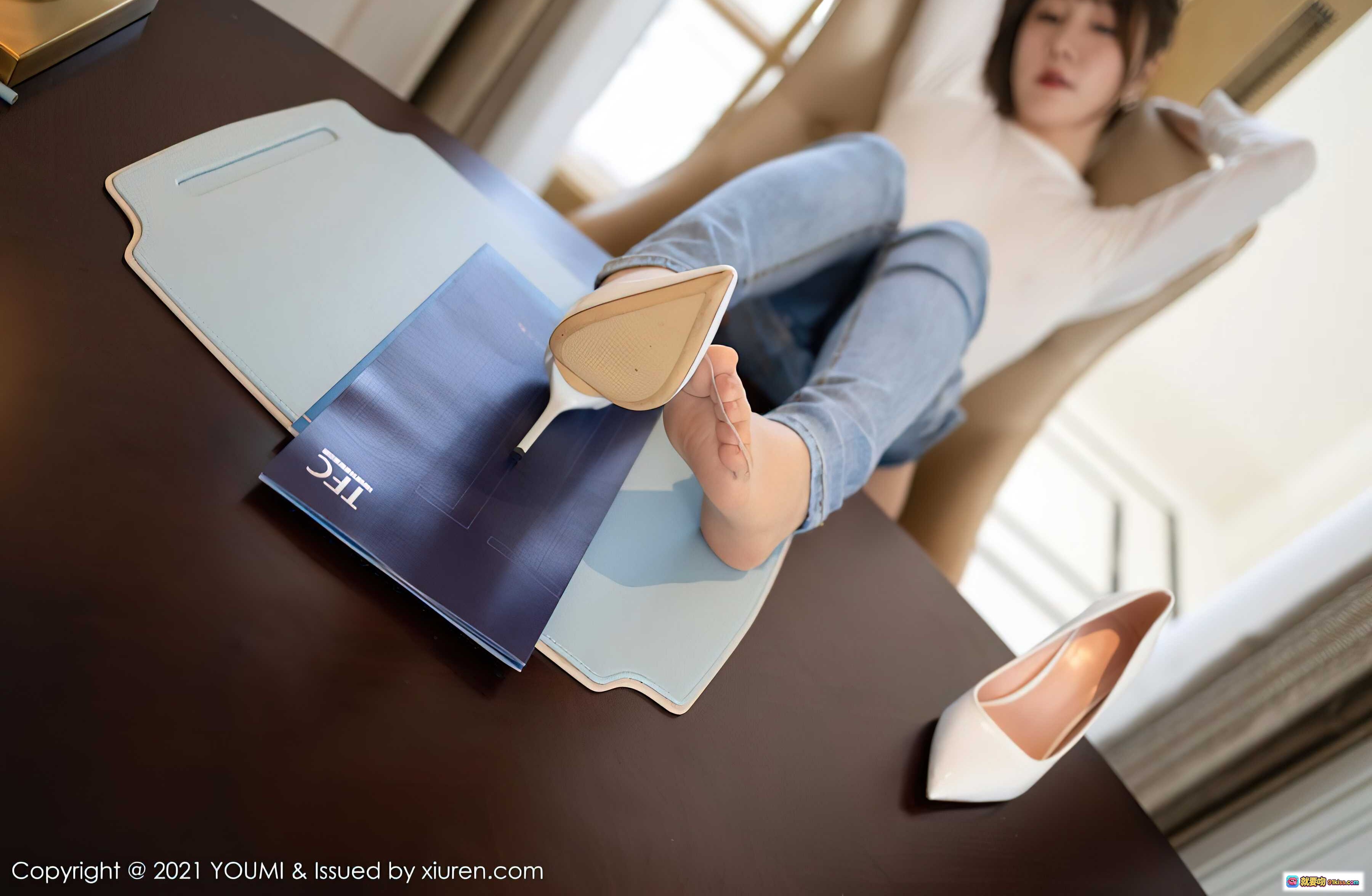 图片[6] - 王雨纯白色紧身长袖上衣搭配牛仔裤室内写真 | YOUMI 2021.03.03 Vol.608 高清美图 - 就要吻