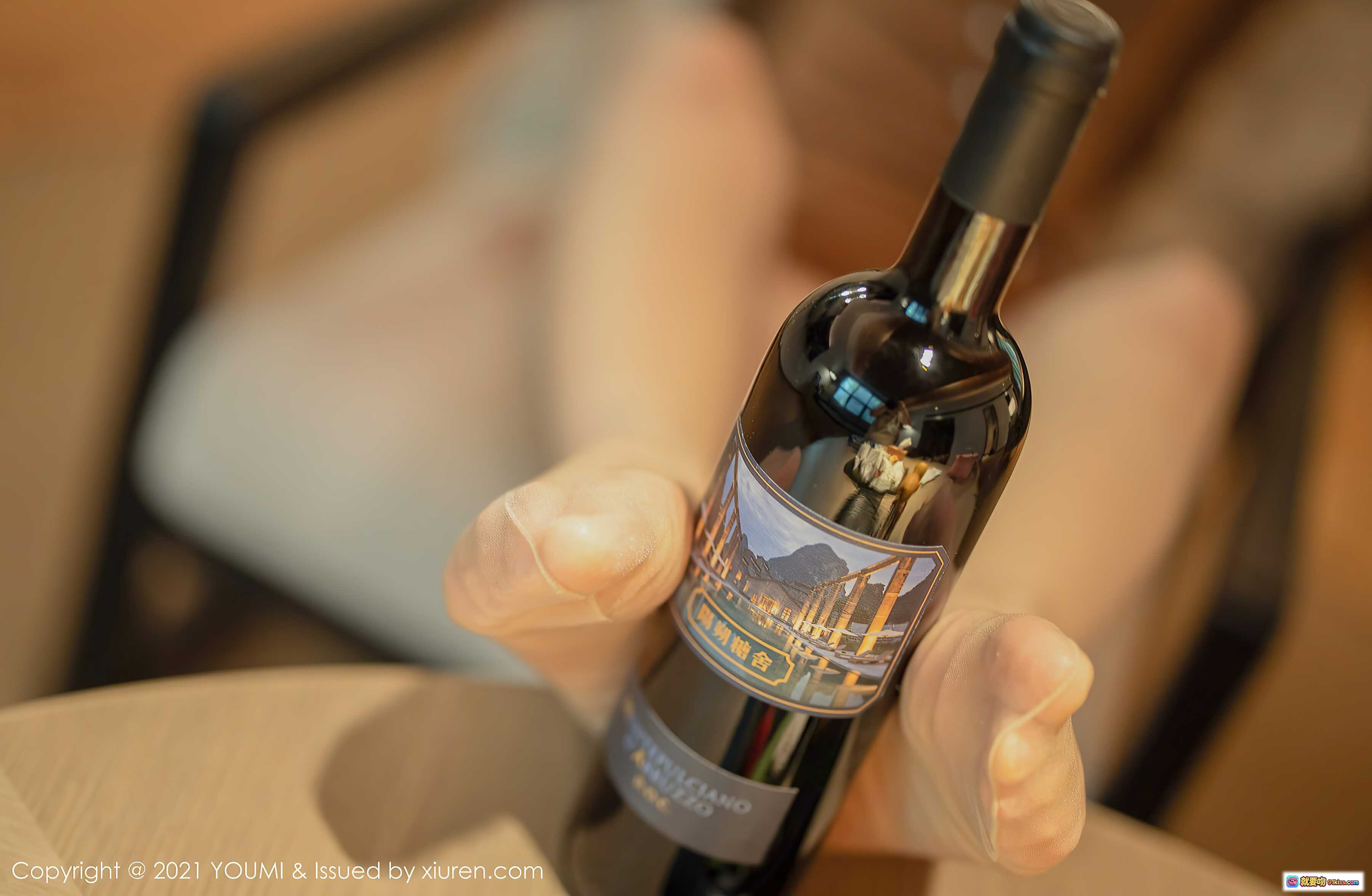 图片[6] - 熊小诺YOUMI2021写真Vol.681棕色修身连衣裙蕾丝长筒袜室内私房美拍 - 就要吻