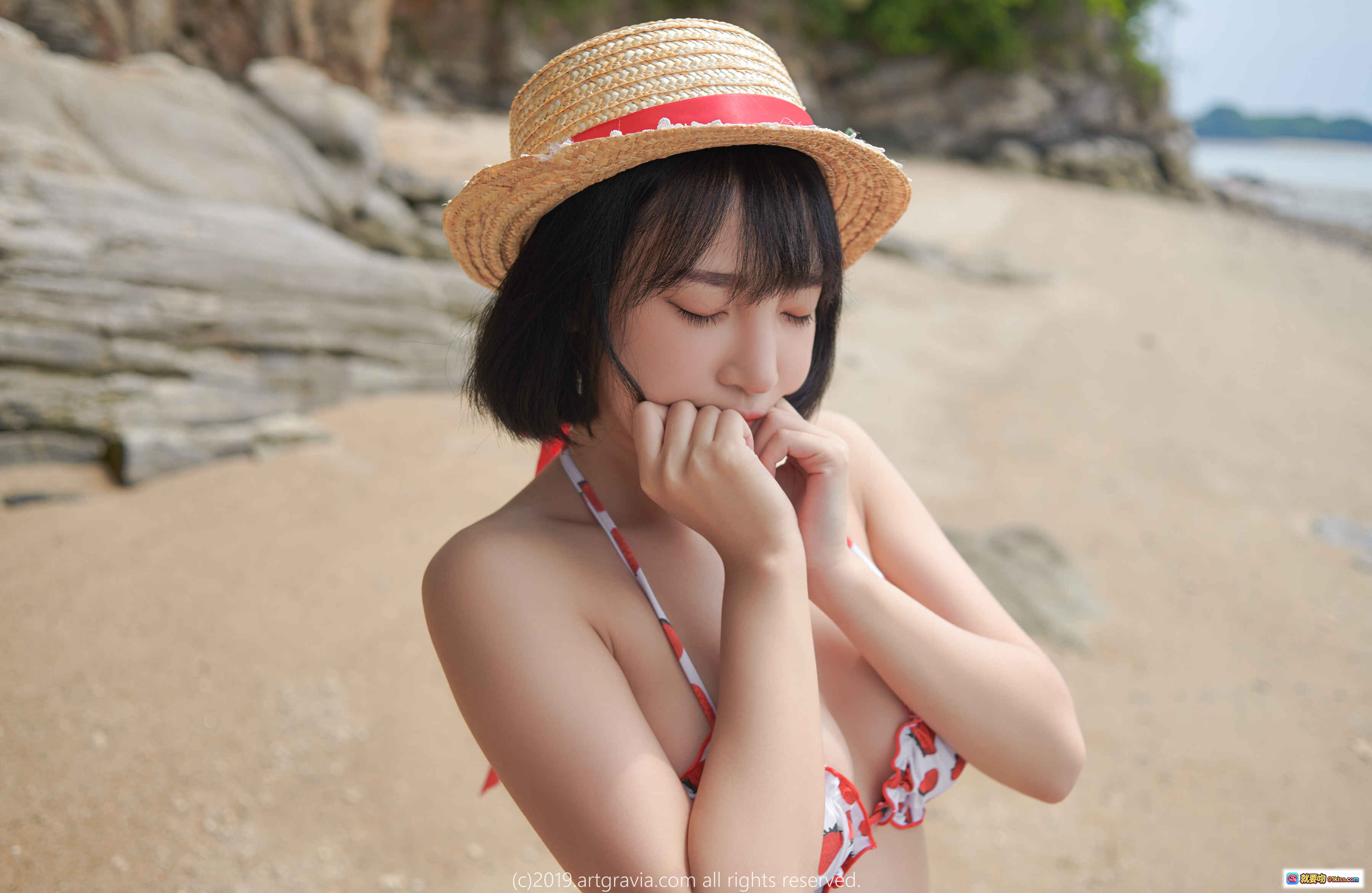 图片[2] - 姜仁卿NO.016 ARTGRAVIA_VOL94 白色短袖露脐上衣+深蓝比基尼 下身性感写真 甜美短发靠墙姿势 清新室内私房摄影 - 就要吻