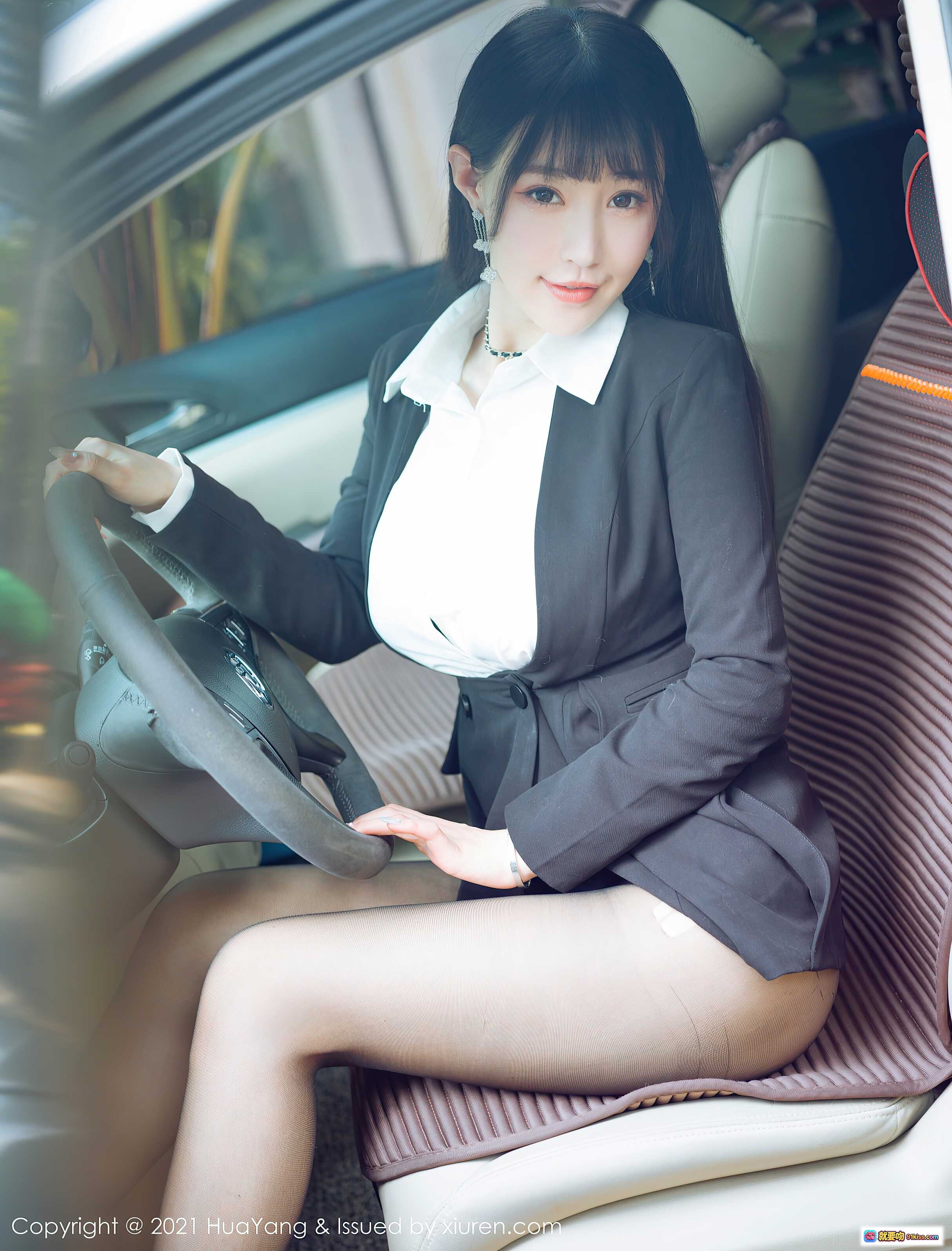 图片[9] - 朱可儿Flower车内职场风写真｜白衬衫黑西装短裙美腿｜HuaYang花漾VOL.383高清图集 - 就要吻