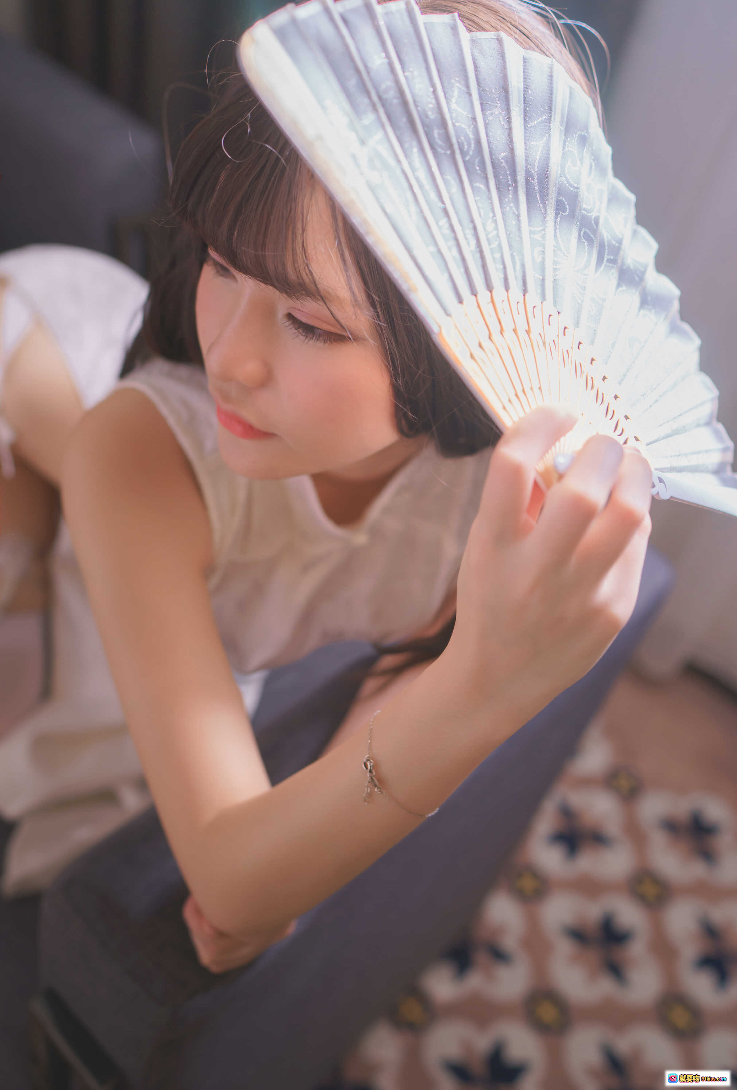 图片[10] - 前羽NO.005白丝旗袍写真 优雅性感美腿诱惑 17P高清图集 旗袍搭配白色丝袜视觉盛宴 - 就要吻