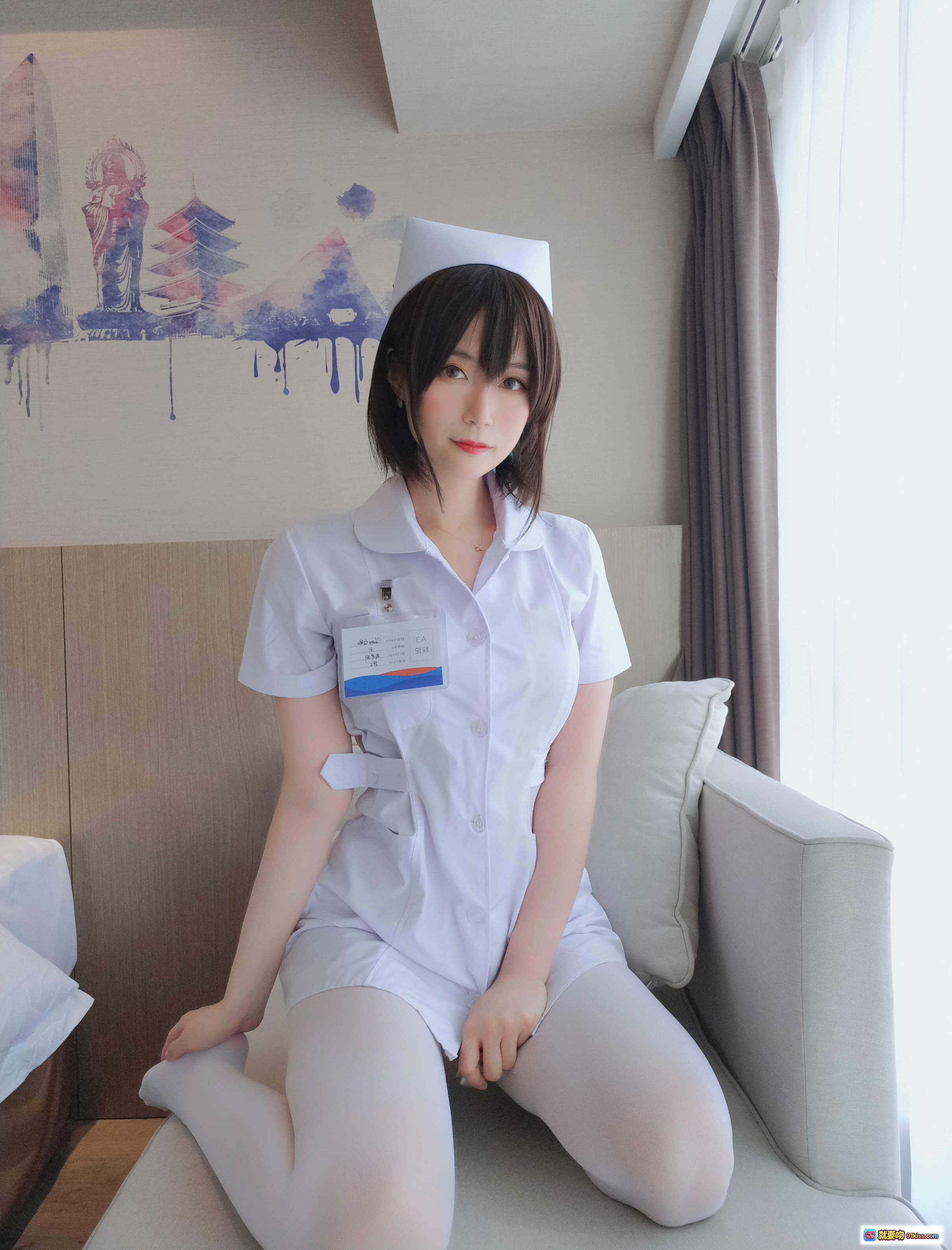 图片[1] - 白银81 NO.015 短发小护士 cosplay 白色护士服 甜美制服 丝袜美腿 室内写真 37P高清图集 - 就要吻