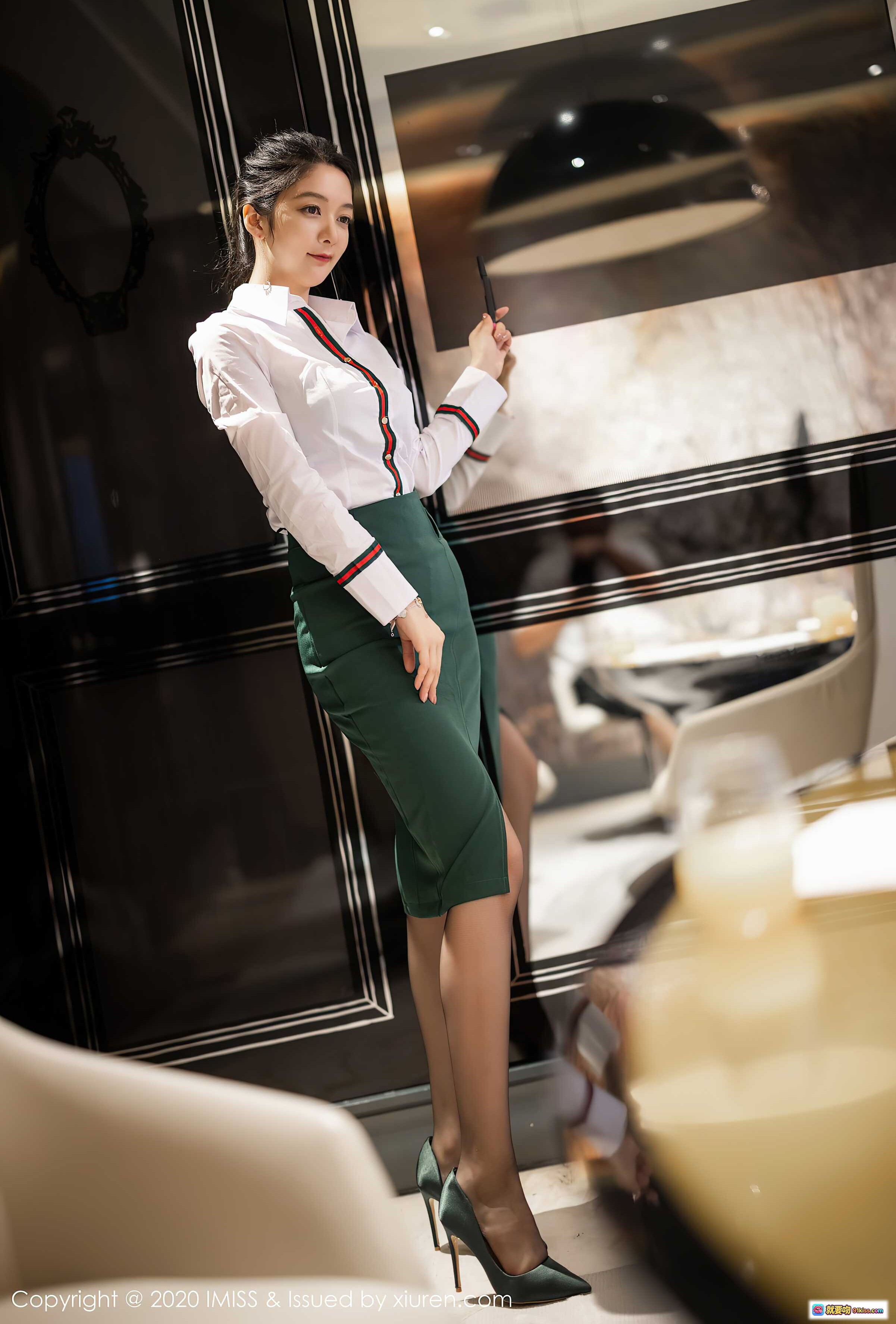 图片[7] - Angela小热巴职场OL风写真 | 白衬衫绿裙高开叉 | 优雅知性气质美女 | IMiss2020高清图集 - 就要吻
