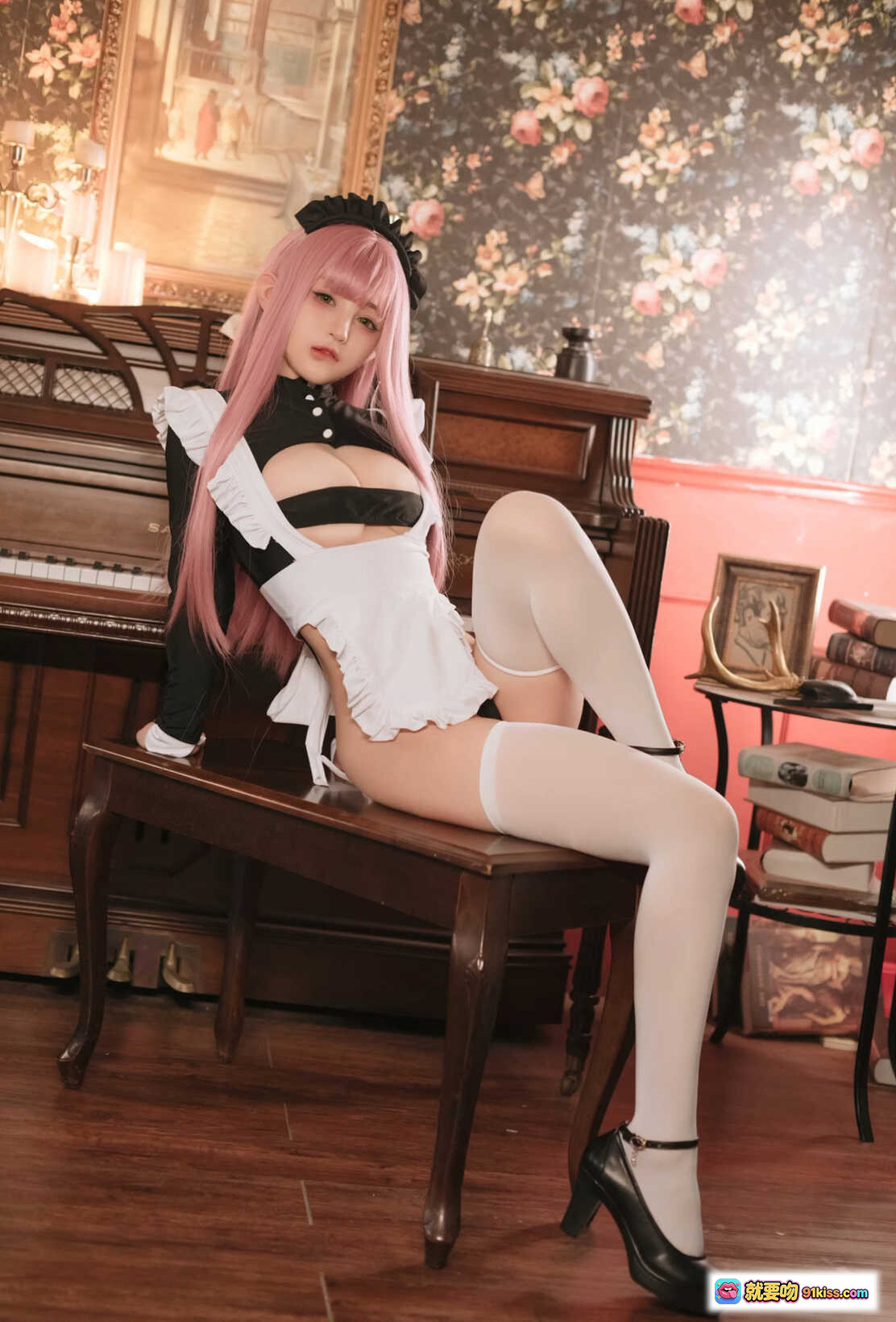 图片[1] - 桜井宁宁 NO.033 复古女仆装写真 45P 228MB 粉发黑裙白袜高跟钢琴房花墙优雅私房美图 - 就要吻
