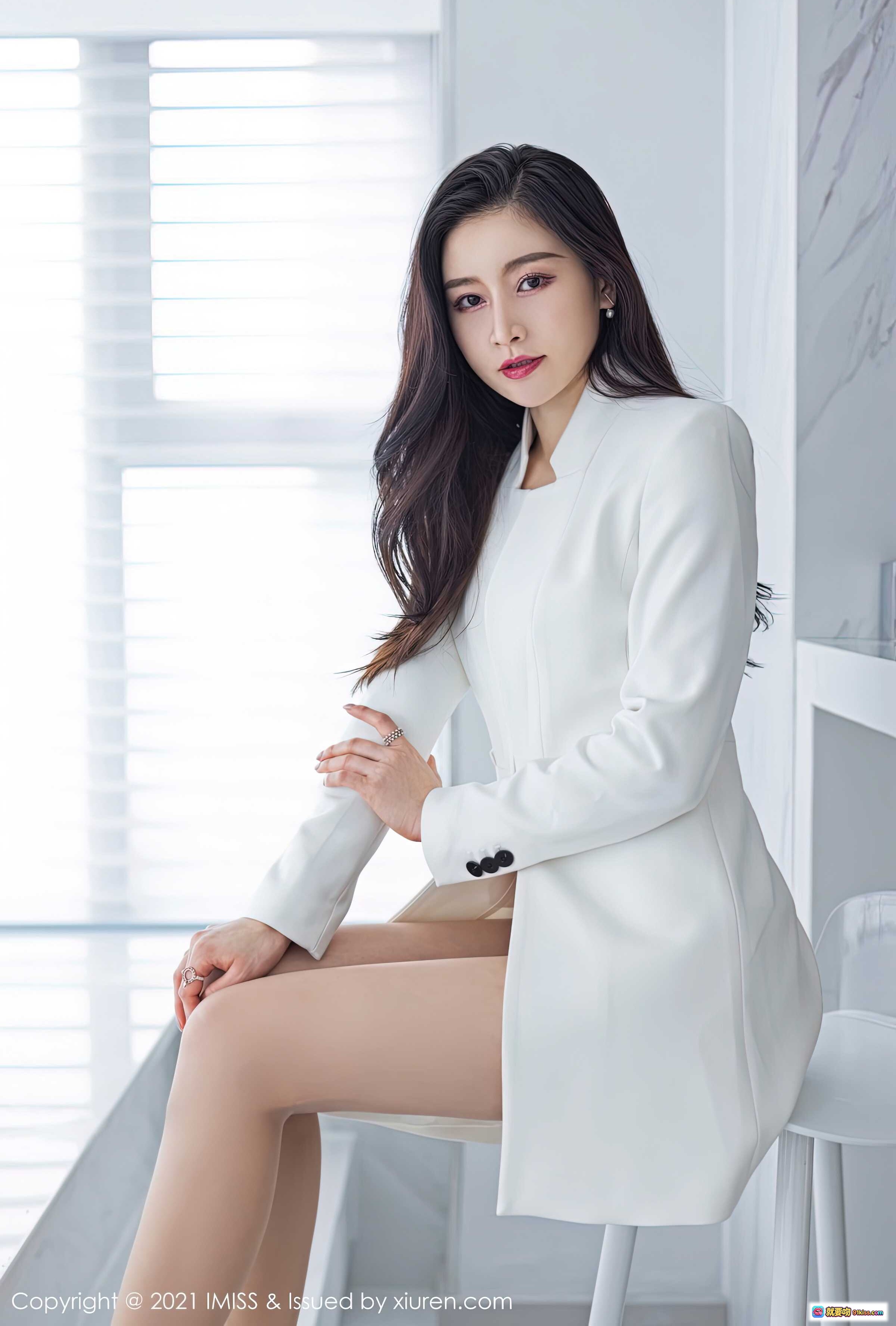 图片[9] - IMiss 2021.05.19 Vol.594 Vanessa 白色西装裙性感写真 高跟美腿浴室私房照 优雅气质女神风 - 就要吻