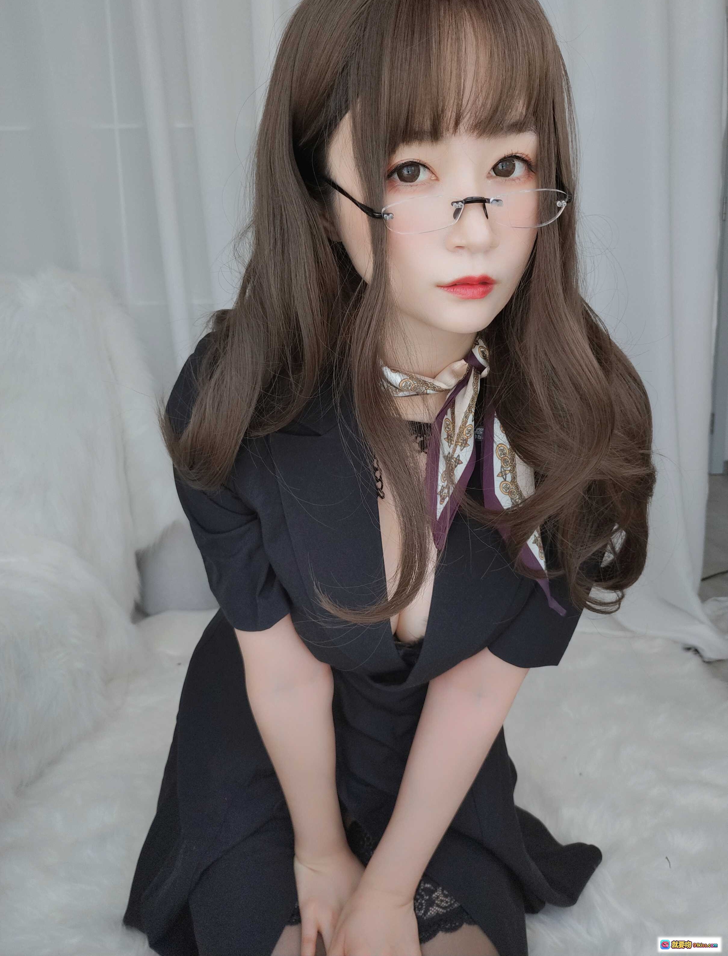 图片[6] - 白银81 NO.046 OL风格眼镜美女 内衣诱惑写真 124P高清图集 柔美长发红唇美甲特写 - 就要吻