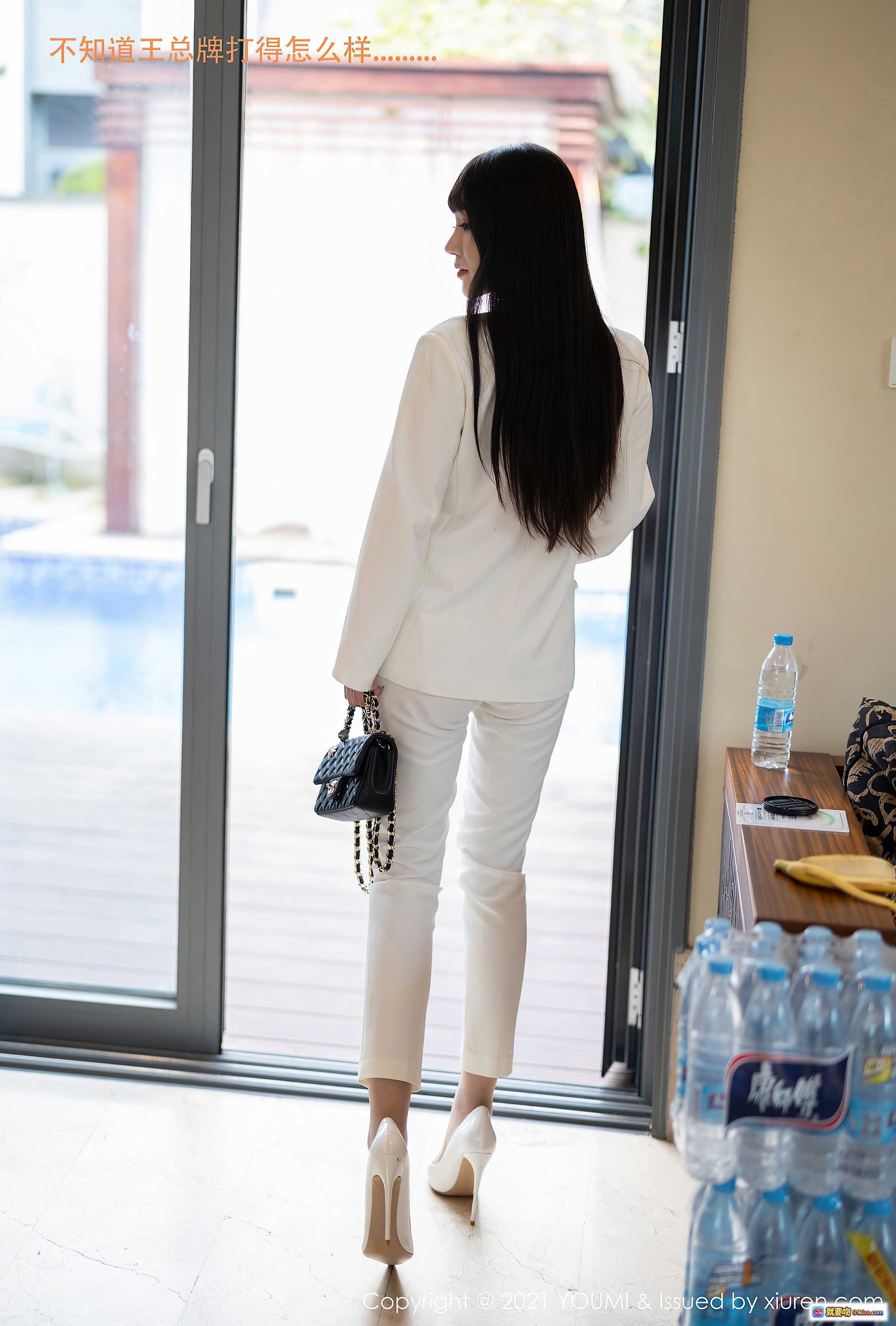 图片[2] - 朱可儿Flower足部特写 白色丝袜美足 优雅姿态 绿色桌面背景 YOUMI Vol.645 2021.05.25 - 就要吻