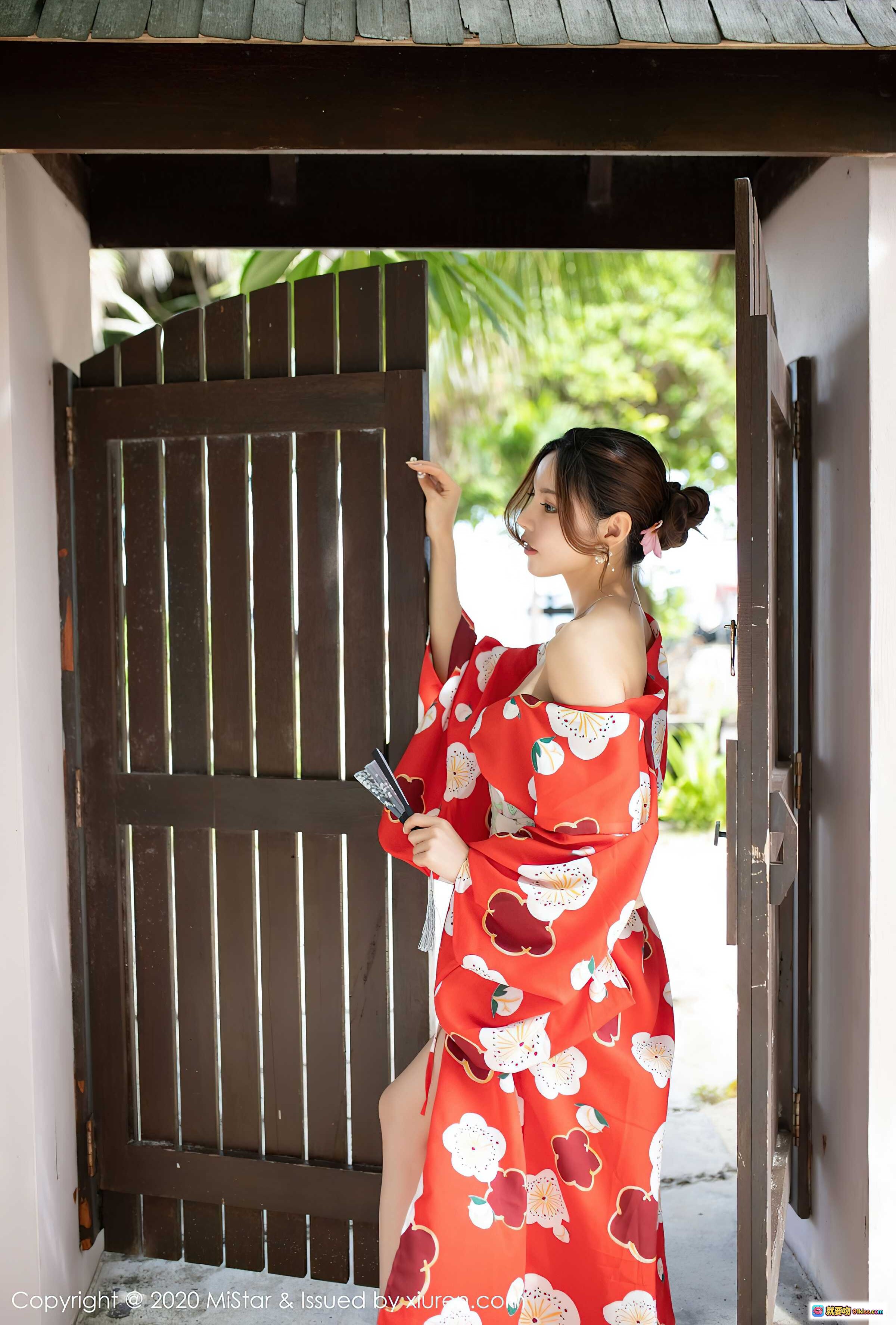 图片[6] - 沈佳熹红色和服写真 | 日式庭院木门背景 | 优雅侧颜回眸 | MiStar Vol.326 2020年12月3日高清图集 - 就要吻