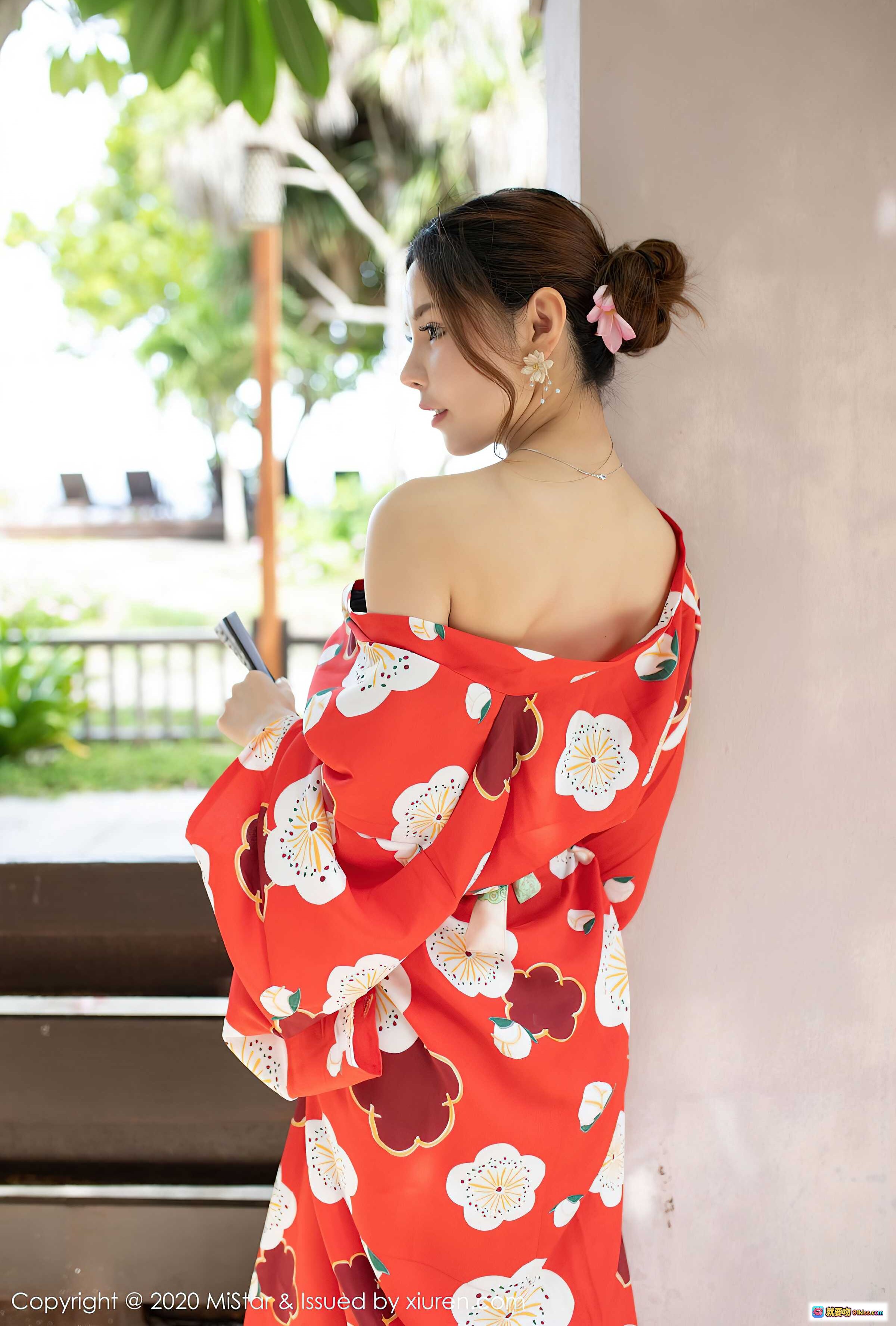 图片[3] - 沈佳熹红色和服写真 | 日式庭院木门背景 | 优雅侧颜回眸 | MiStar Vol.326 2020年12月3日高清图集 - 就要吻