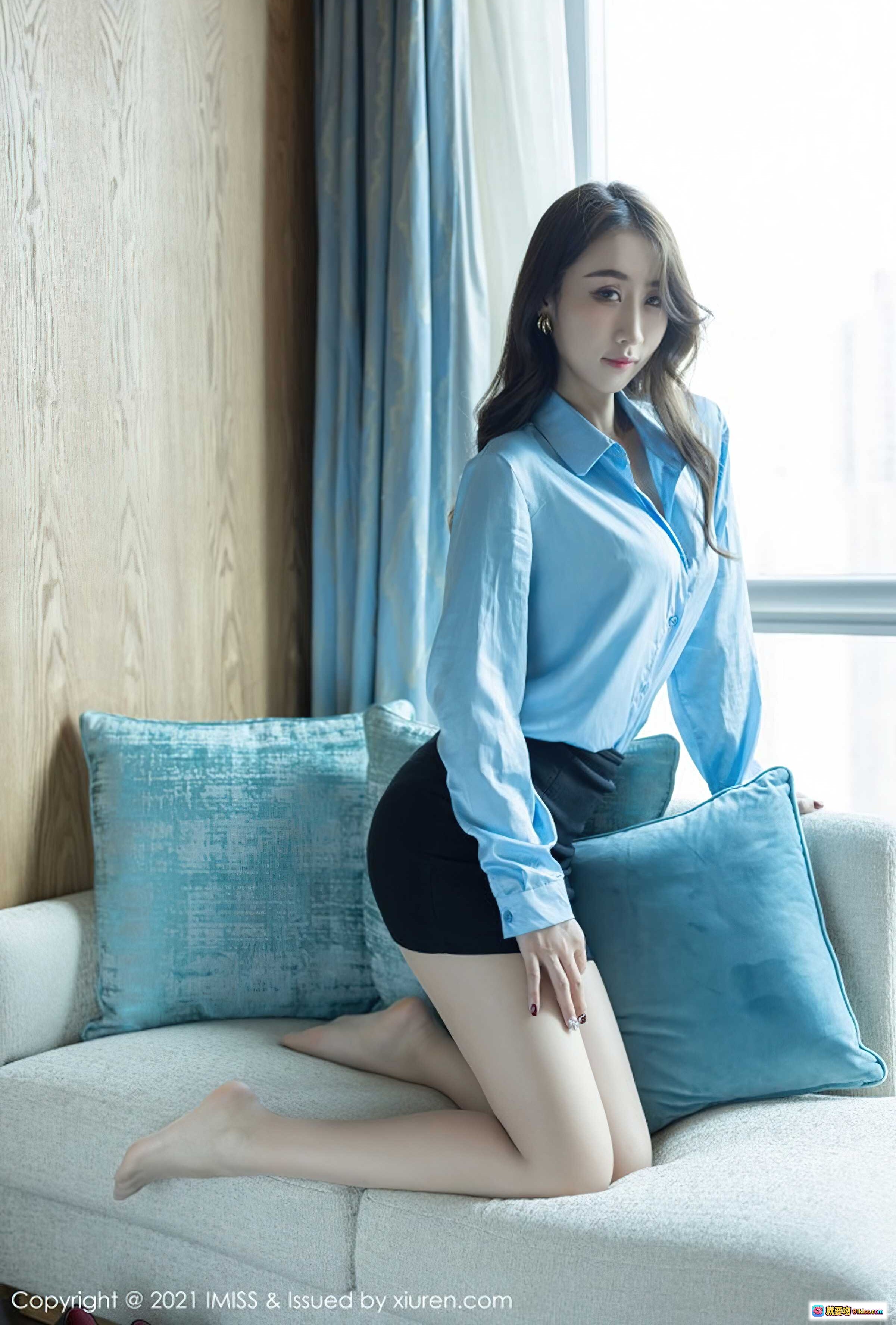 图片[5] - 萌白酱OL风美腿写真｜黑色高跟鞋+丝袜+职业套装｜IMiss Vol.554优雅坐姿特辑 - 就要吻