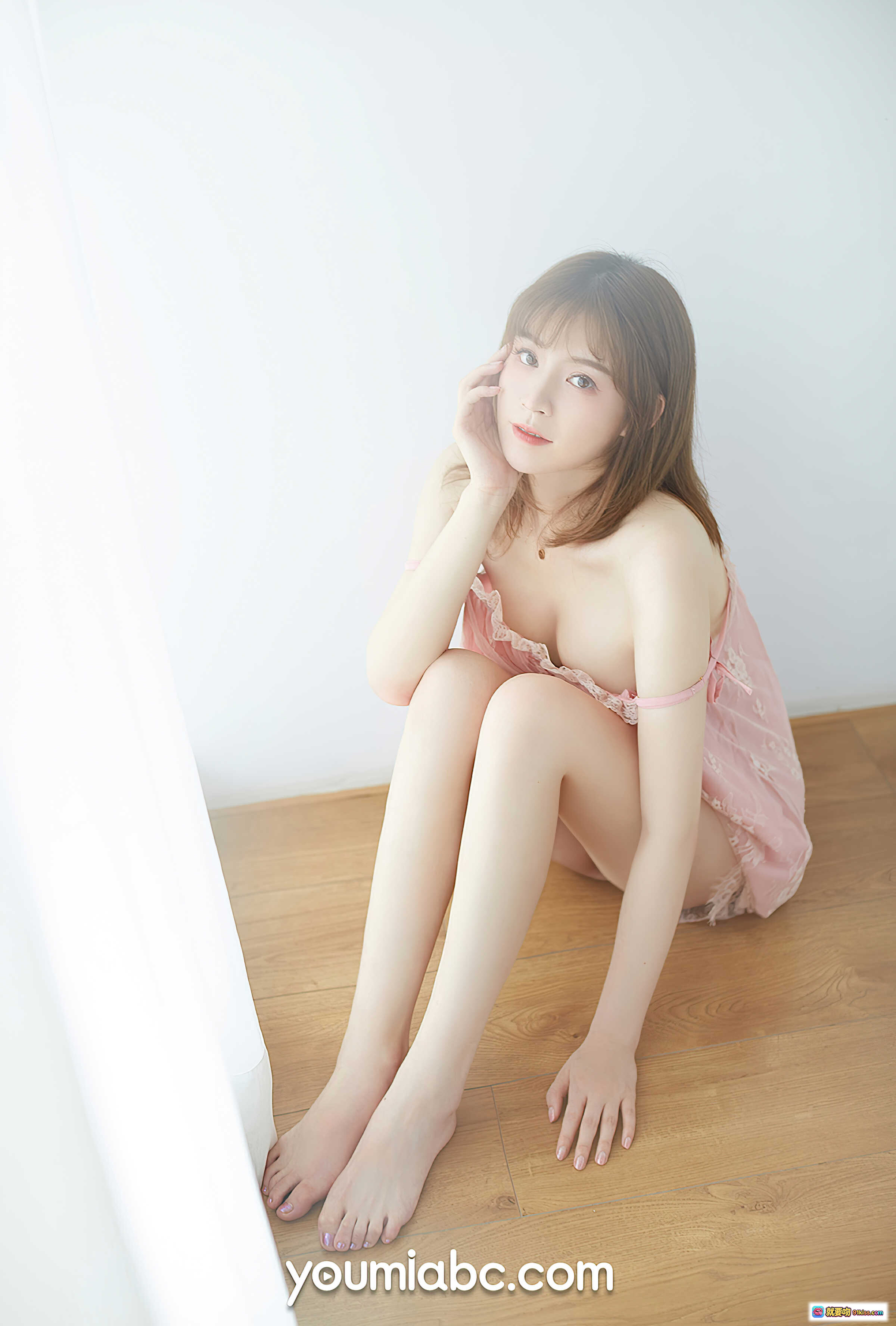 图片[9] - YouMi尤蜜2020.11.06潋滟芳华YOYO优优粉色蕾丝内衣写真 67P高清私房美腿少女坐姿窗边柔光摄影 - 就要吻