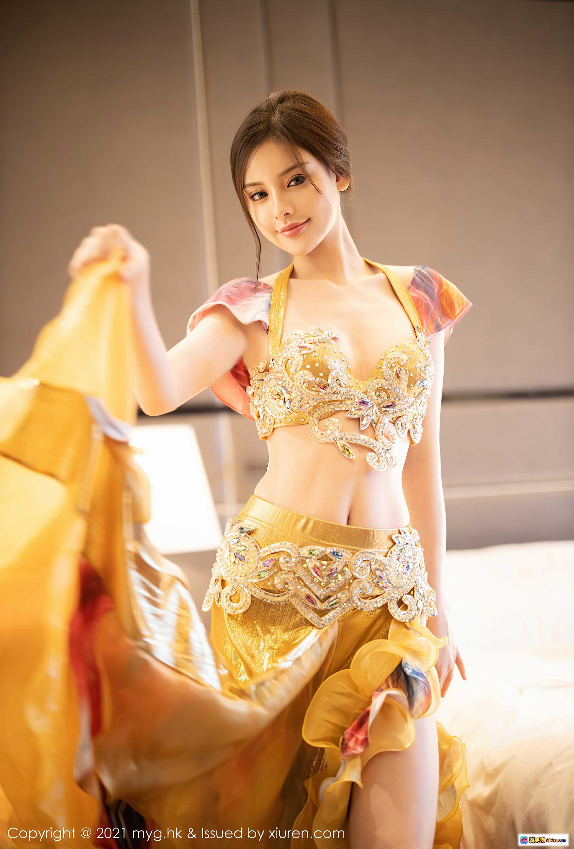 图片[1] - 小夕juju异域风情写真 | 金色华丽肚皮舞装 | 精致镶钻腰链 | 优雅性感姿态 | MyGirl美媛馆VOL.549 - 就要吻