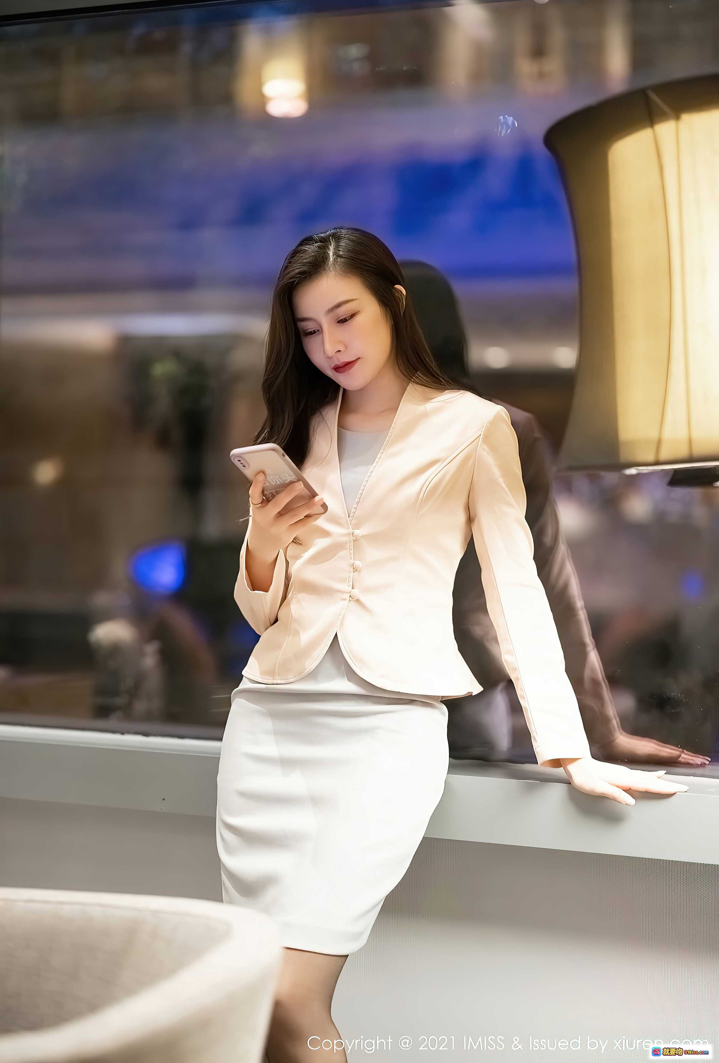 图片[10] - IMiss 2021.02.19 Vol.552 Vanessa 黑色蕾丝内衣套装 性感美腿吊带袜 浴室镜前写真 高清私房摄影 - 就要吻