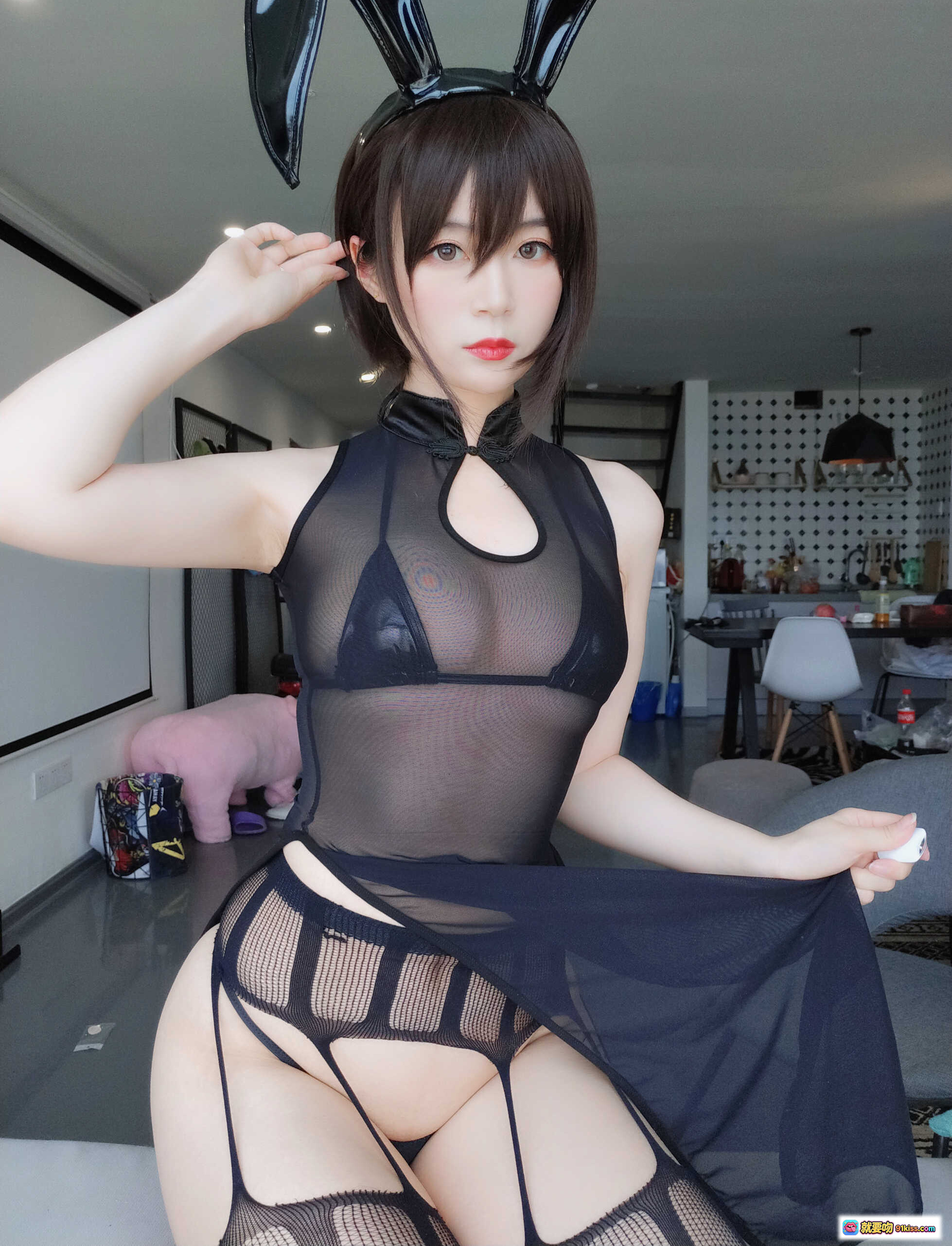 图片[1] - 白银81 NO.003 透明旗袍兔女郎写真 43P高清美图 黑色网纱透视装 性感兔耳造型 室内私房摄影 - 就要吻