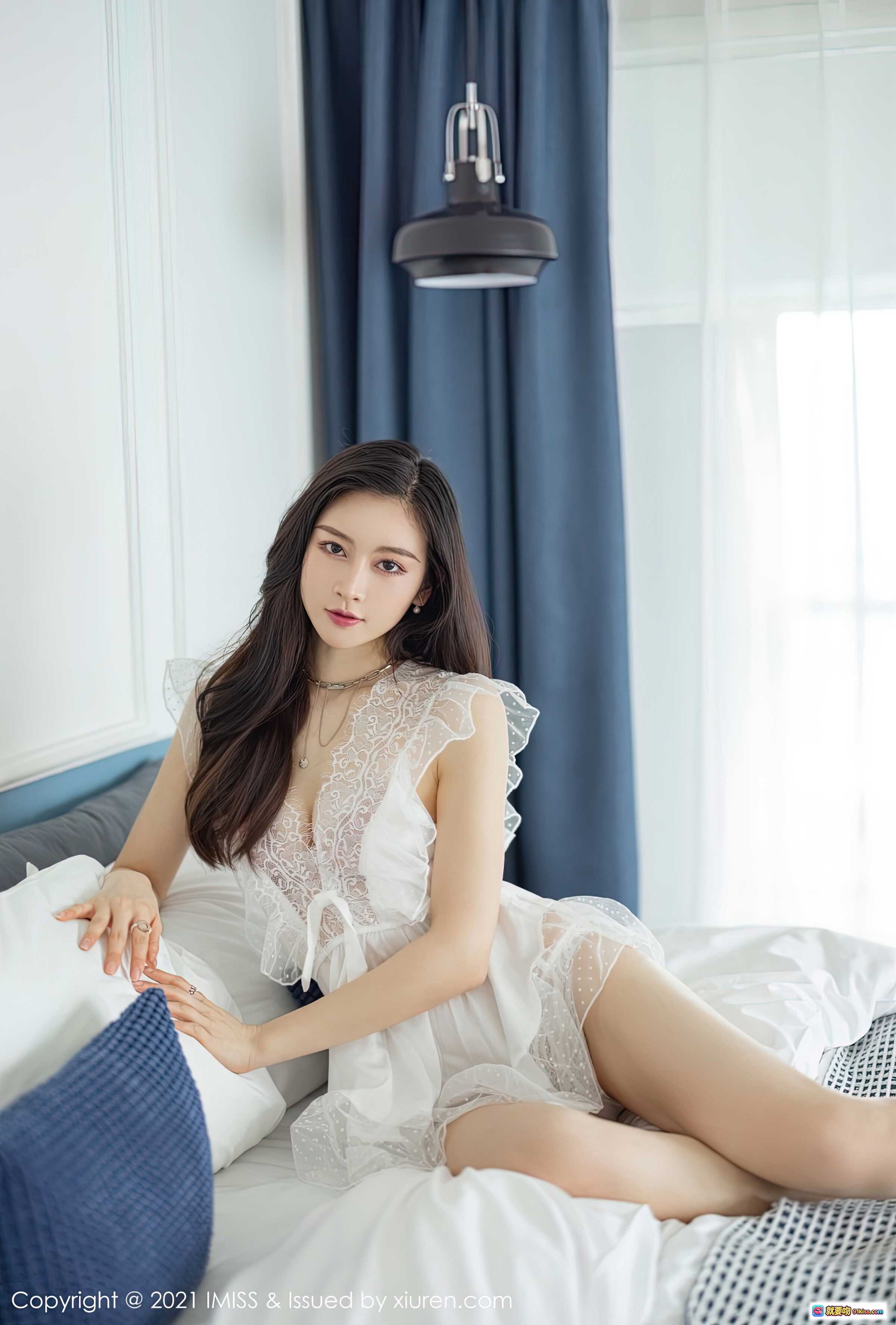 图片[5] - IMiss 2021.05.14 Vol.592 Vanessa 美腿高跟性感写真 优雅浅色连衣裙 室内光影大片 44+1P高清图集 - 就要吻