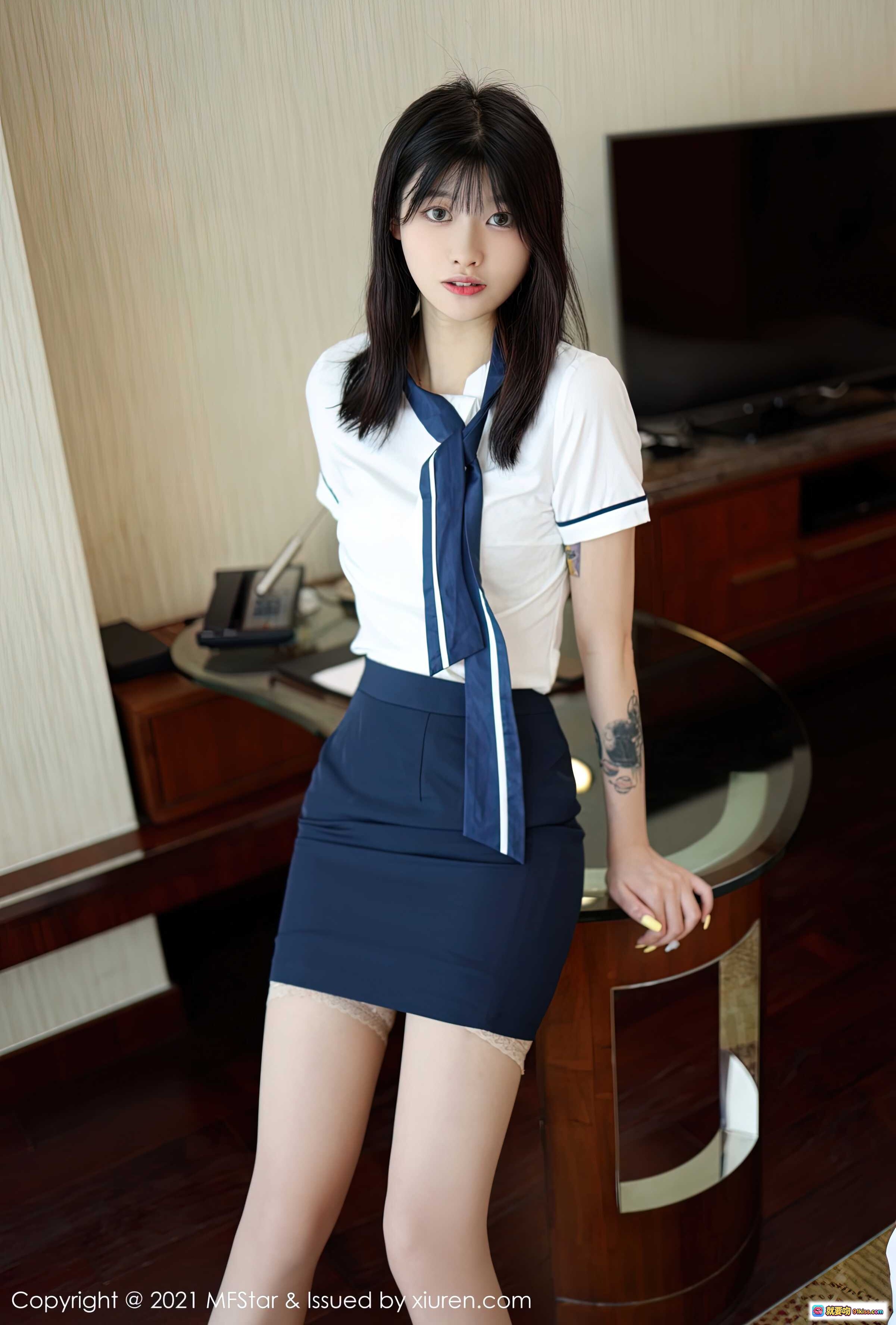 图片[9] - MFStar模范学院77QiQi职场OL风白衬衫短裙黑丝美腿高跟鞋写真 Vol.516 2021.07.23 - 就要吻