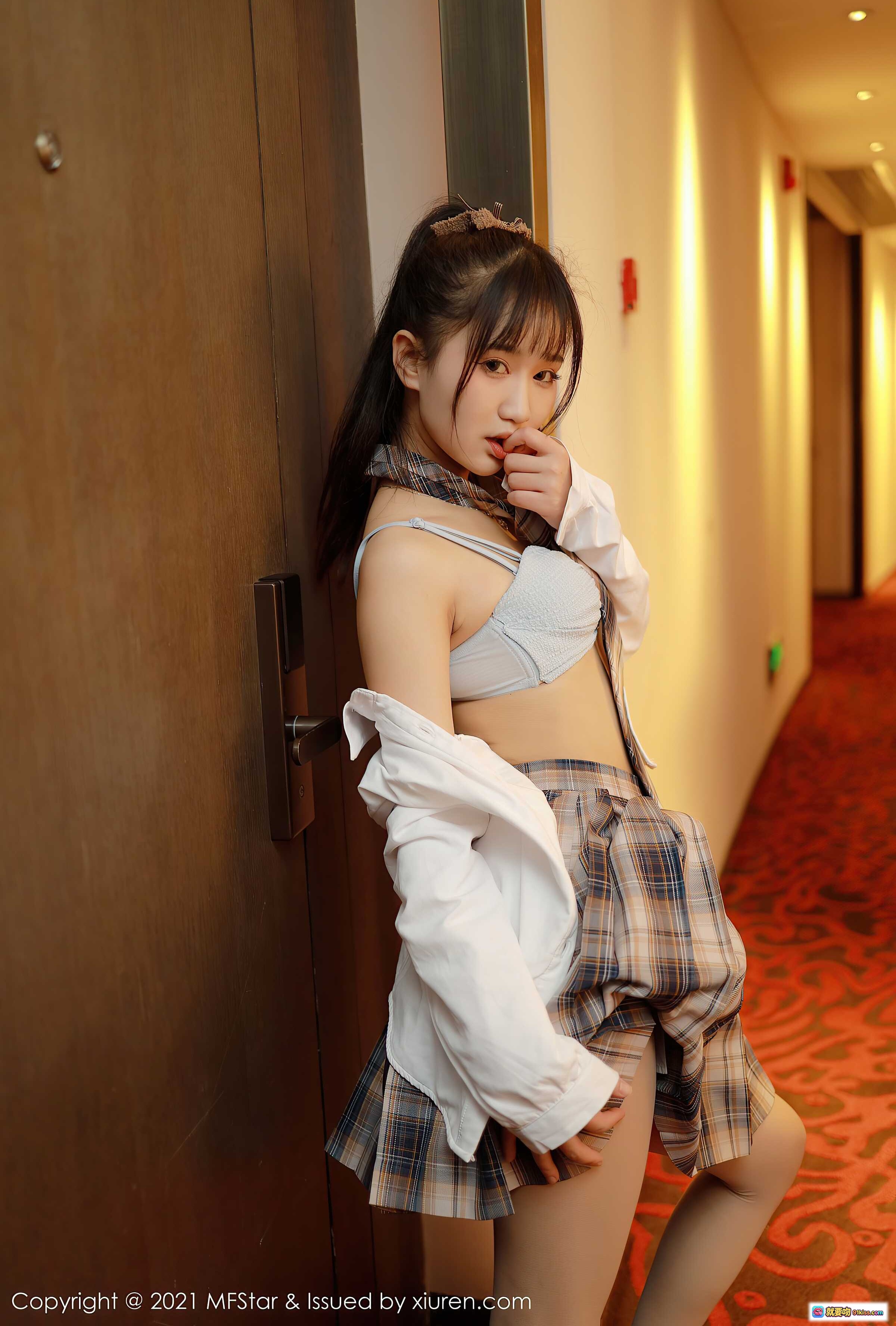 图片[6] - MFStar模范学院小果冻儿2021.01.26 VOL.447 校园风格子裙白衬衫性感写真39+1P高清图集 - 就要吻