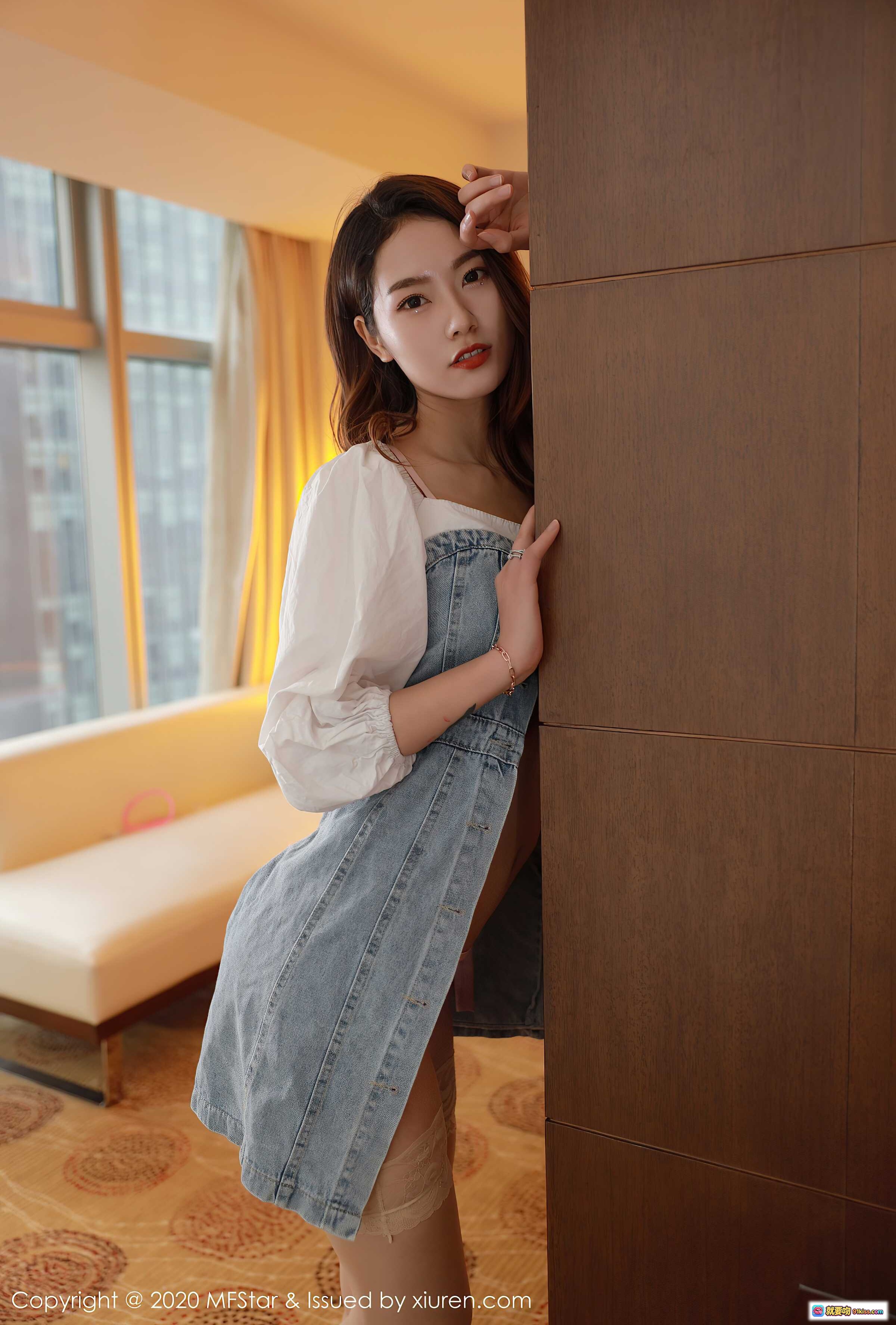 图片[6] - 方子萱MFStar模范学院2020.11.18 VOL.414 白衬衫牛仔裙粉丝带美腿写真高清图集 - 就要吻