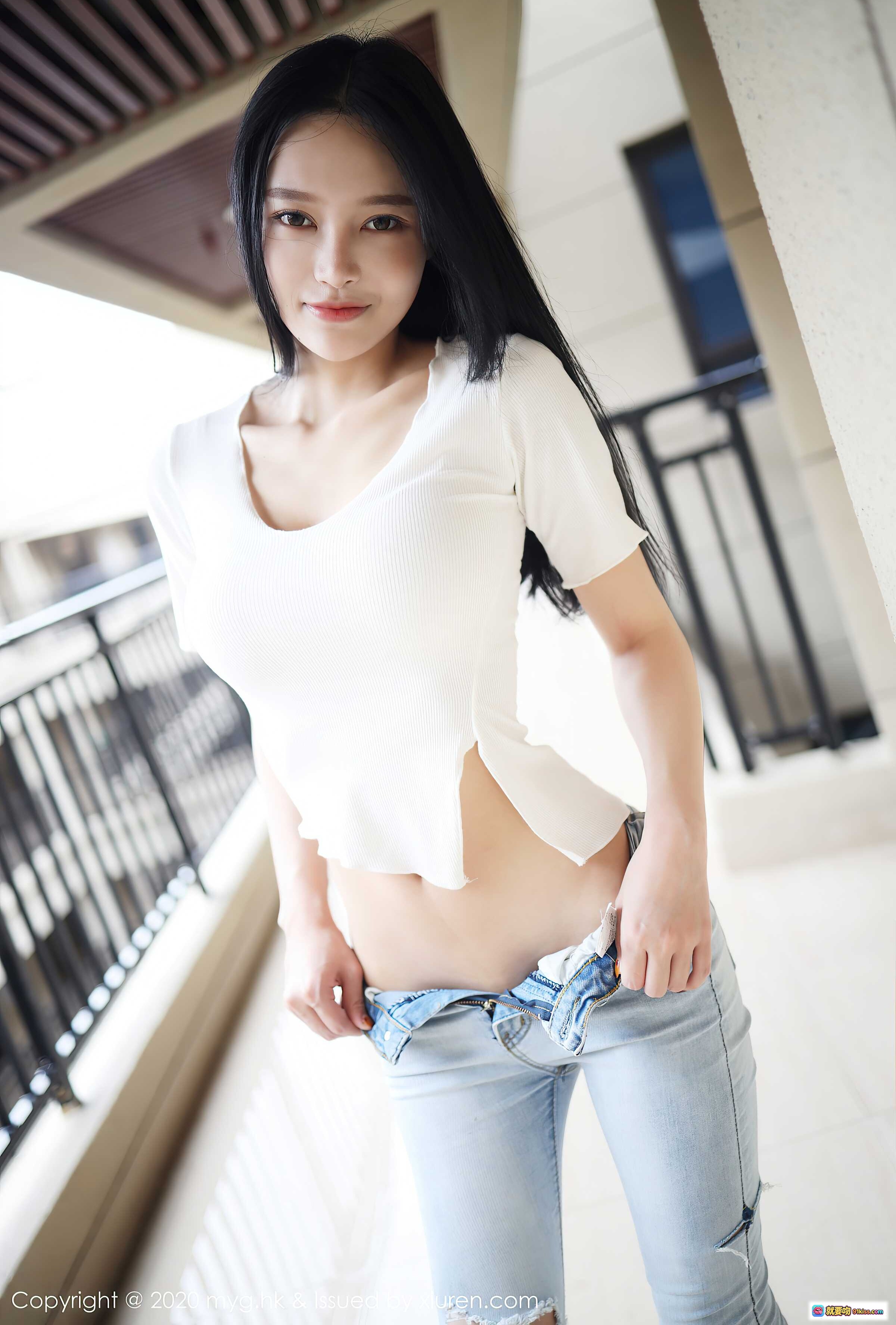 图片[7] - 唐琪儿性感写真 | 白色短袖+浅蓝破洞牛仔裤 | 高跟鞋美腿姿势 | MyGirl美媛馆2020 VOL.459 - 就要吻