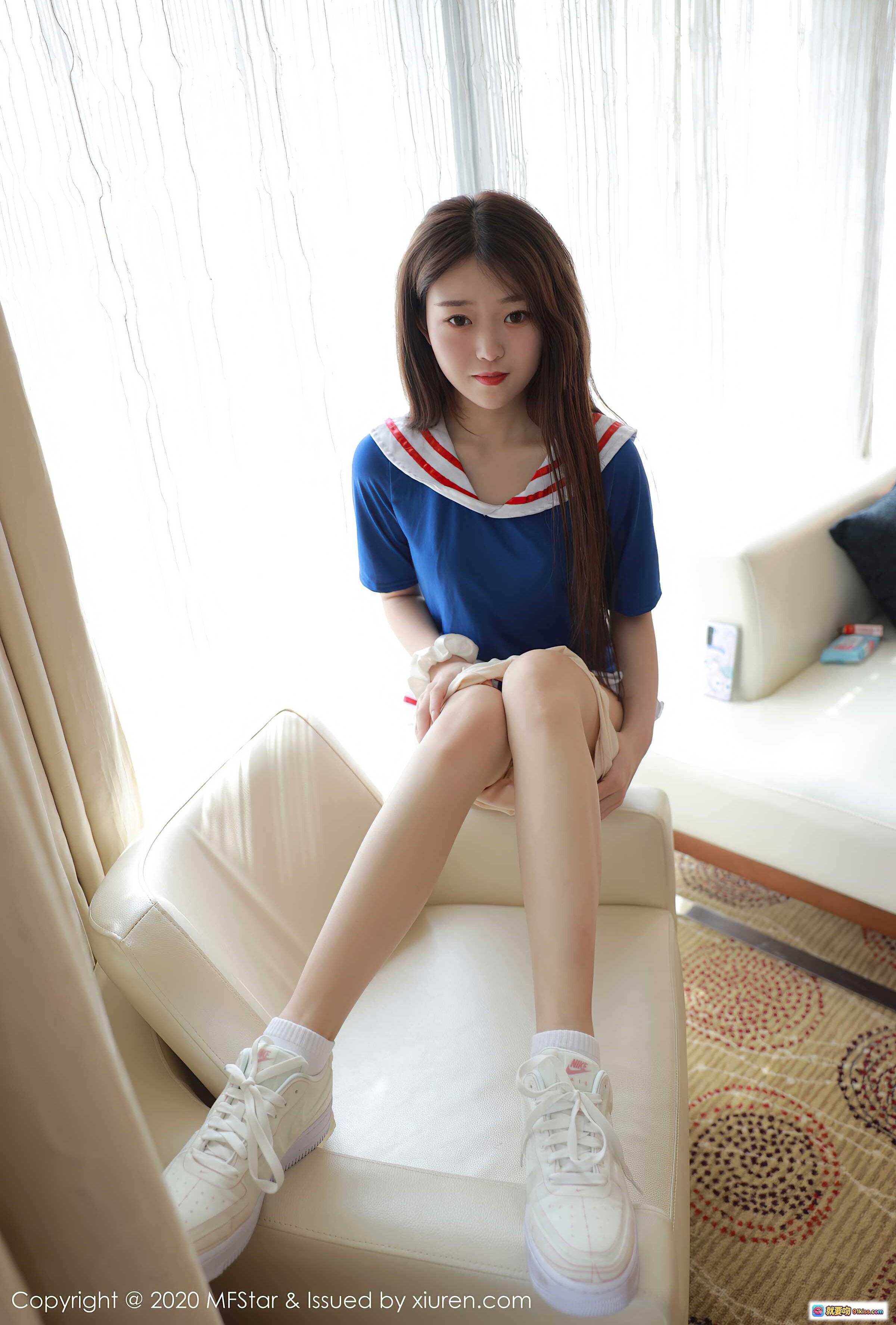 图片[5] - MFStar模范学院小奶瓶呜呜2020.09.28 Vol.395 蓝色水手服白短裙清新少女写真室内窗边自然光美腿穿搭 - 就要吻