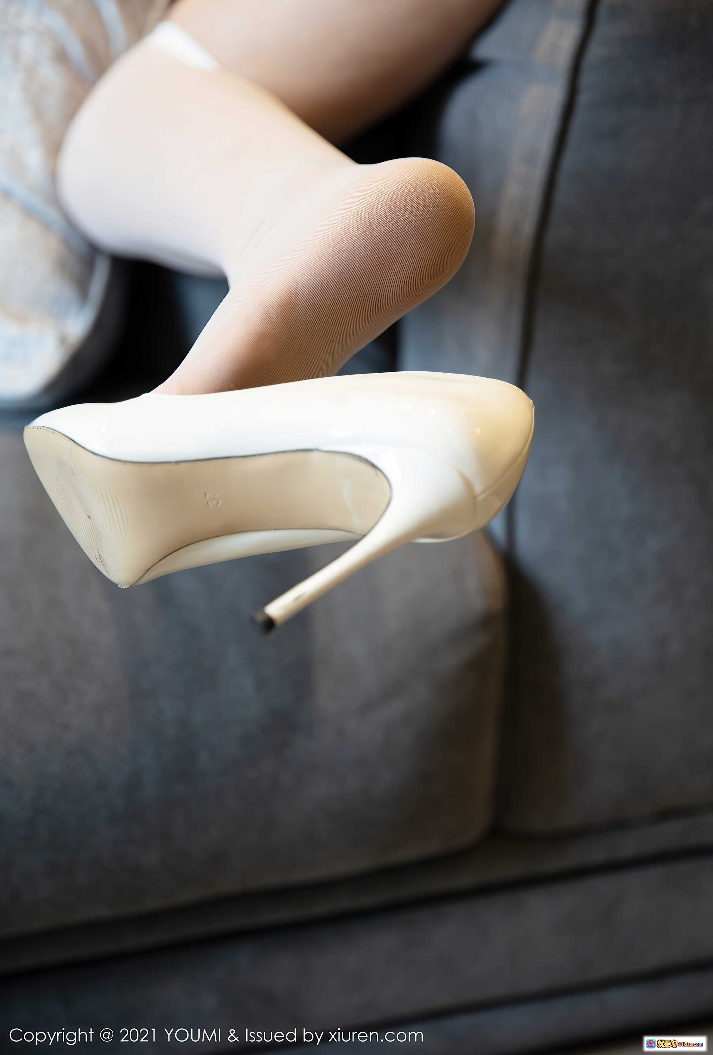 图片[6] - YOUMI 2021.07.01 Vol.661 小海臀Rena 白色系带内衣 美臀写真 优雅坐姿 室内私房摄影 高清54P - 就要吻