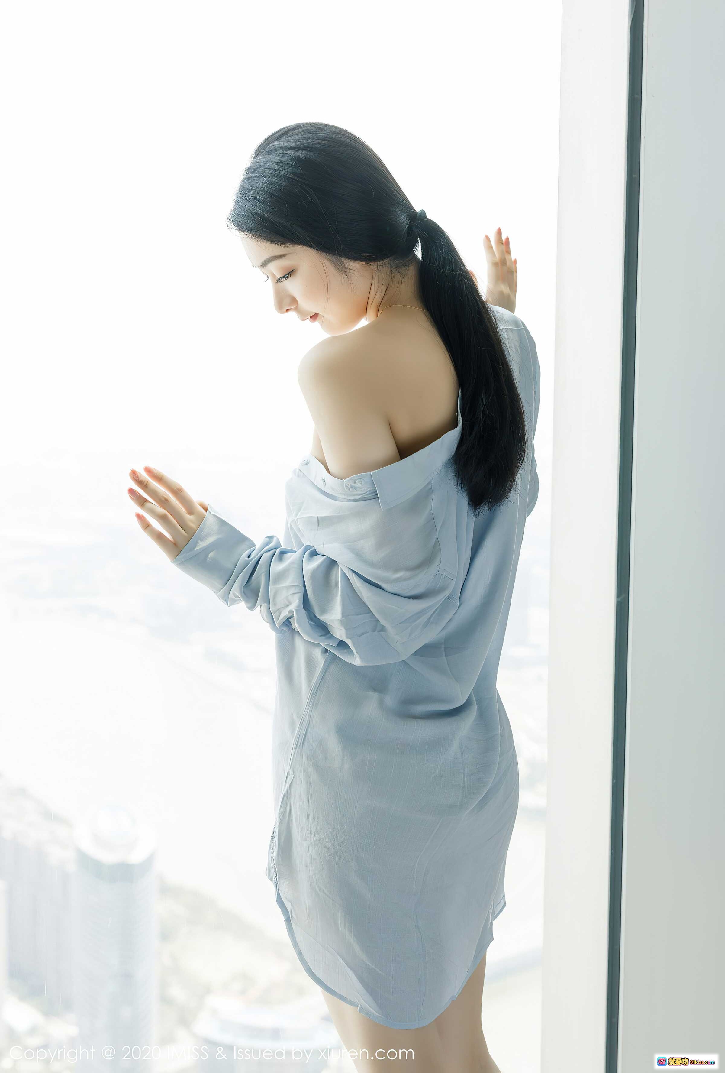 图片[3] - Angela小热巴居家清洁写真｜浅蓝衬衫+花边内裤｜高马尾美臀｜温馨卧室场景｜IMiss2020 Vol.499 - 就要吻