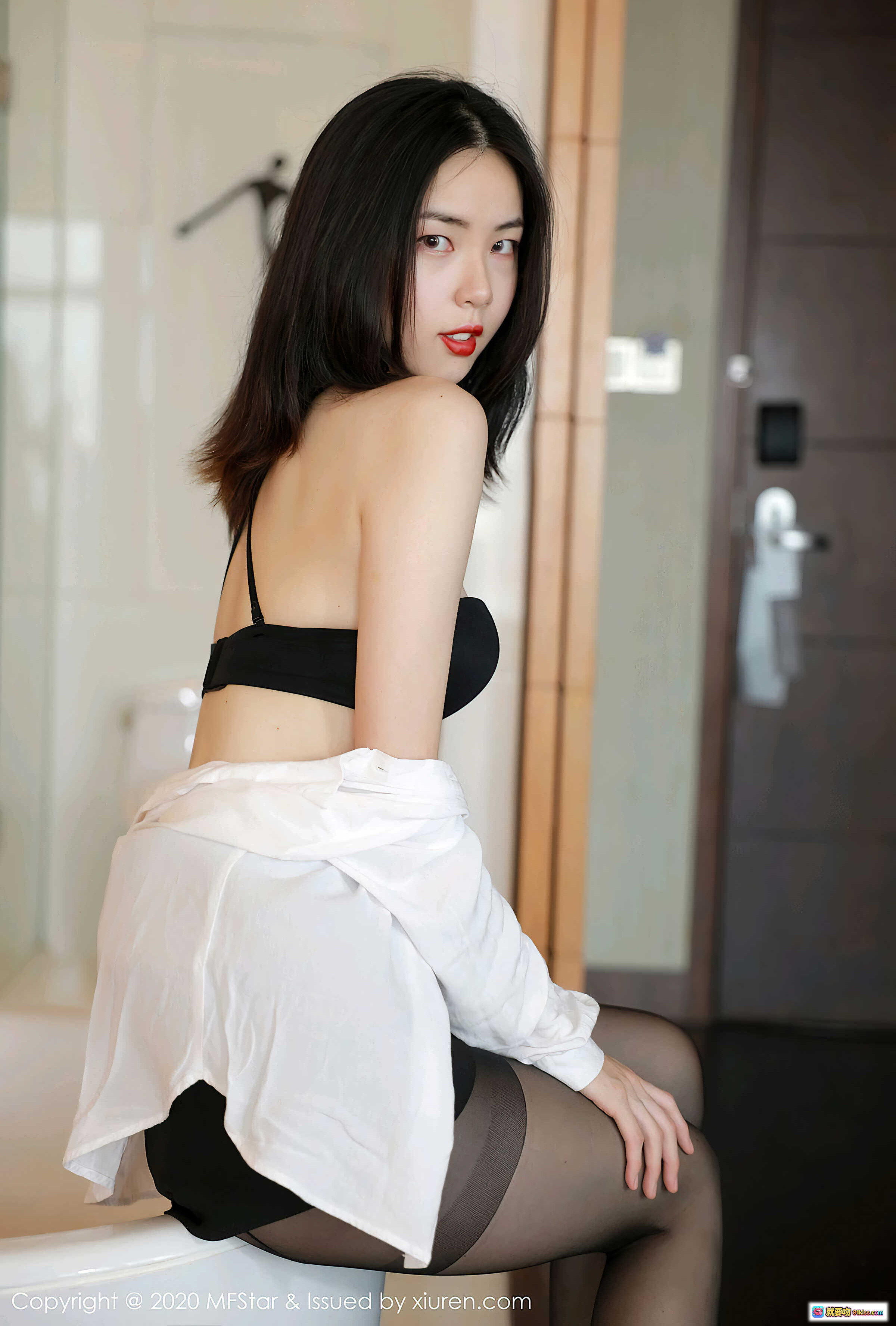 图片[5] - MFStar模范学院2020.08.19 Vol.371 噜噜妞儿 白衬衫黑短裙黑丝美腿写真 56P高清图集 - 就要吻