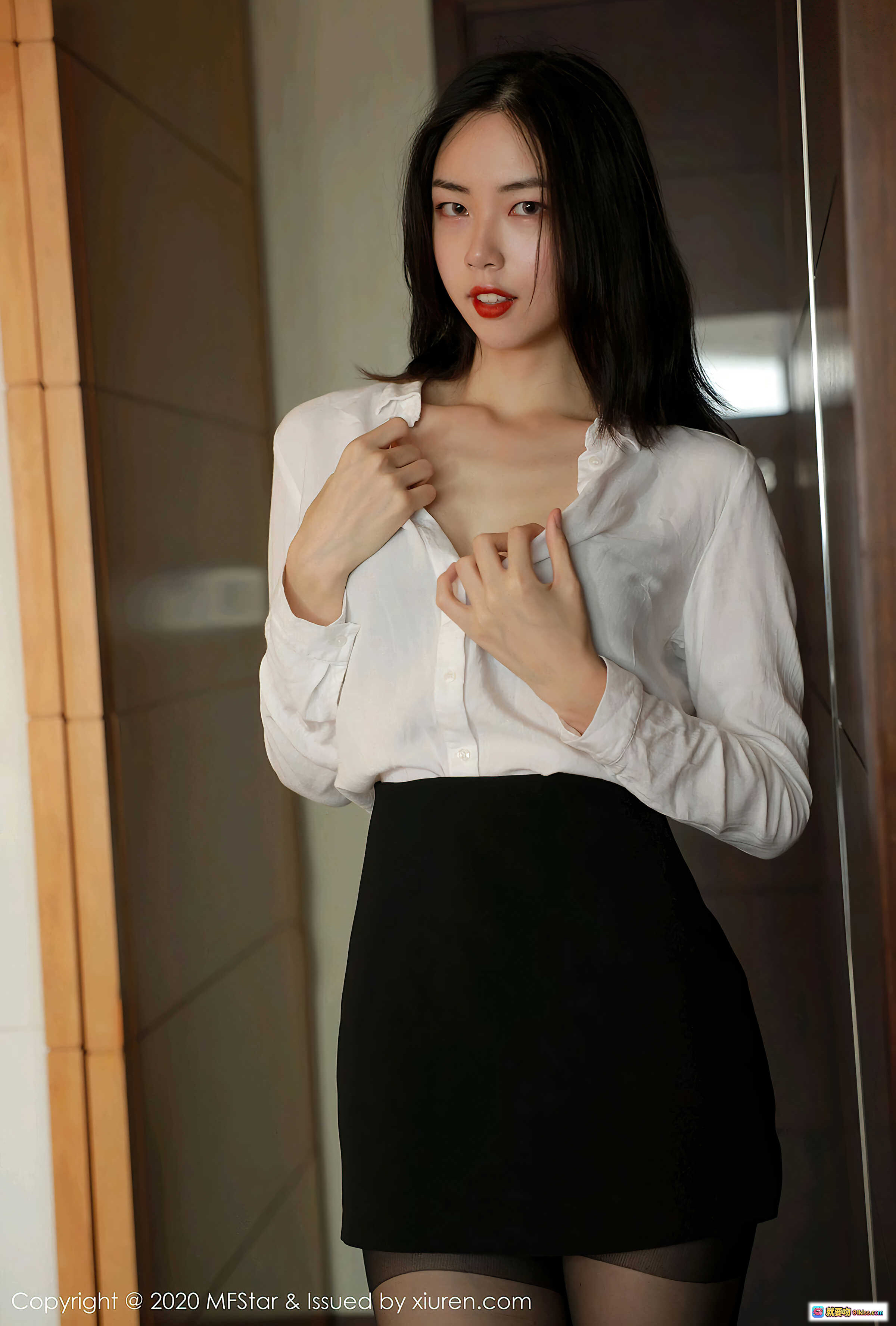 图片[6] - MFStar模范学院2020.08.19 Vol.371 噜噜妞儿 白衬衫黑短裙黑丝美腿写真 56P高清图集 - 就要吻