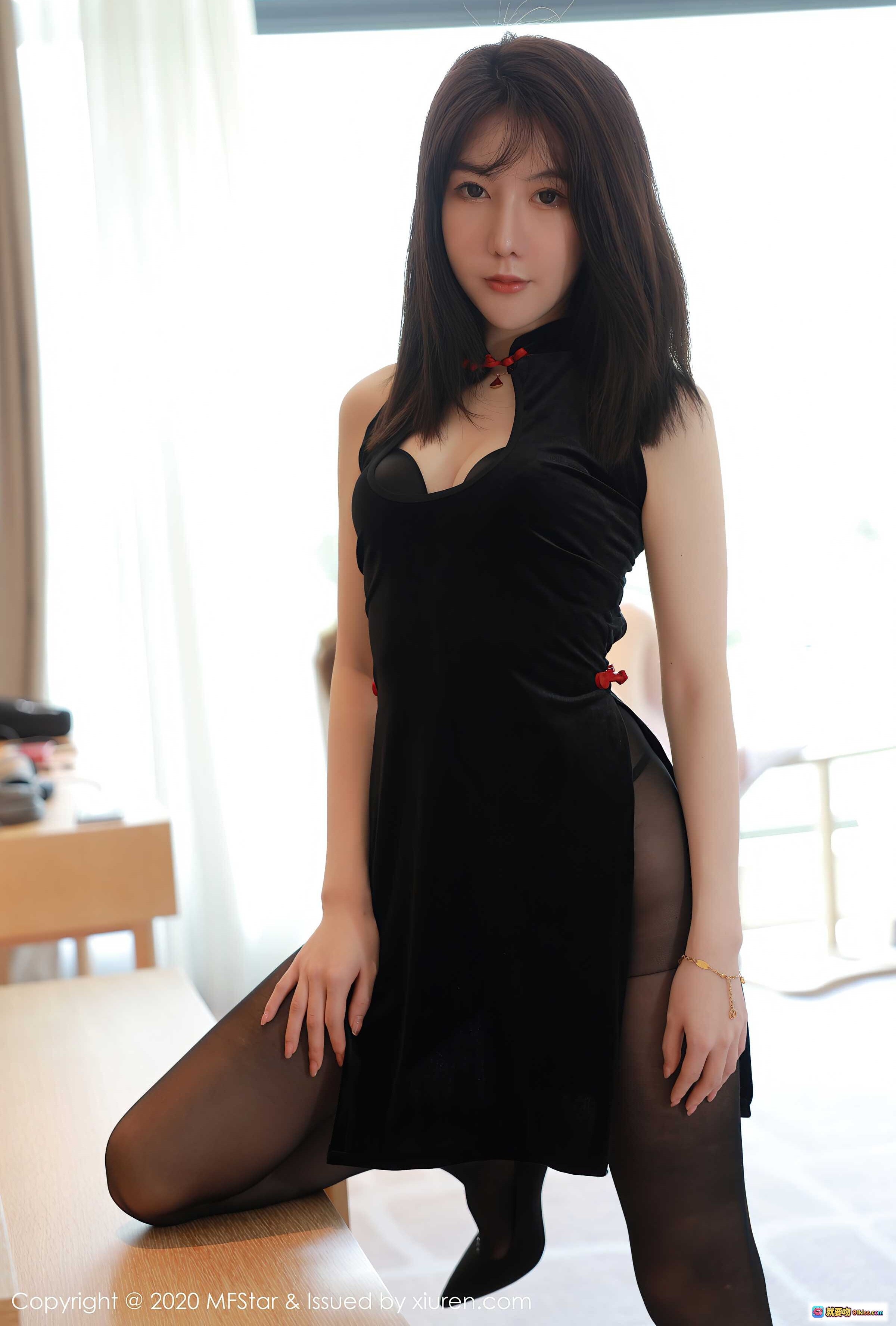 图片[8] - 薛琪琪Sandy黑丝旗袍写真 | MFStar模范学院VOL.402 | 2020.10.16性感私房照 - 就要吻