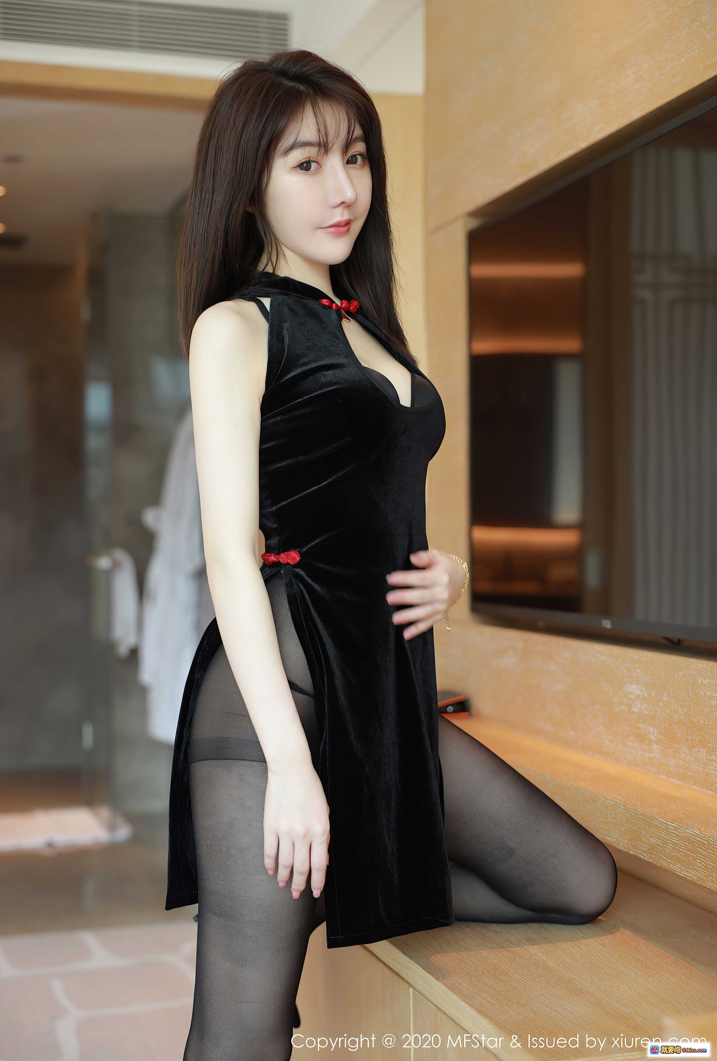 图片[7] - 薛琪琪Sandy黑丝旗袍写真 | MFStar模范学院VOL.402 | 2020.10.16性感私房照 - 就要吻