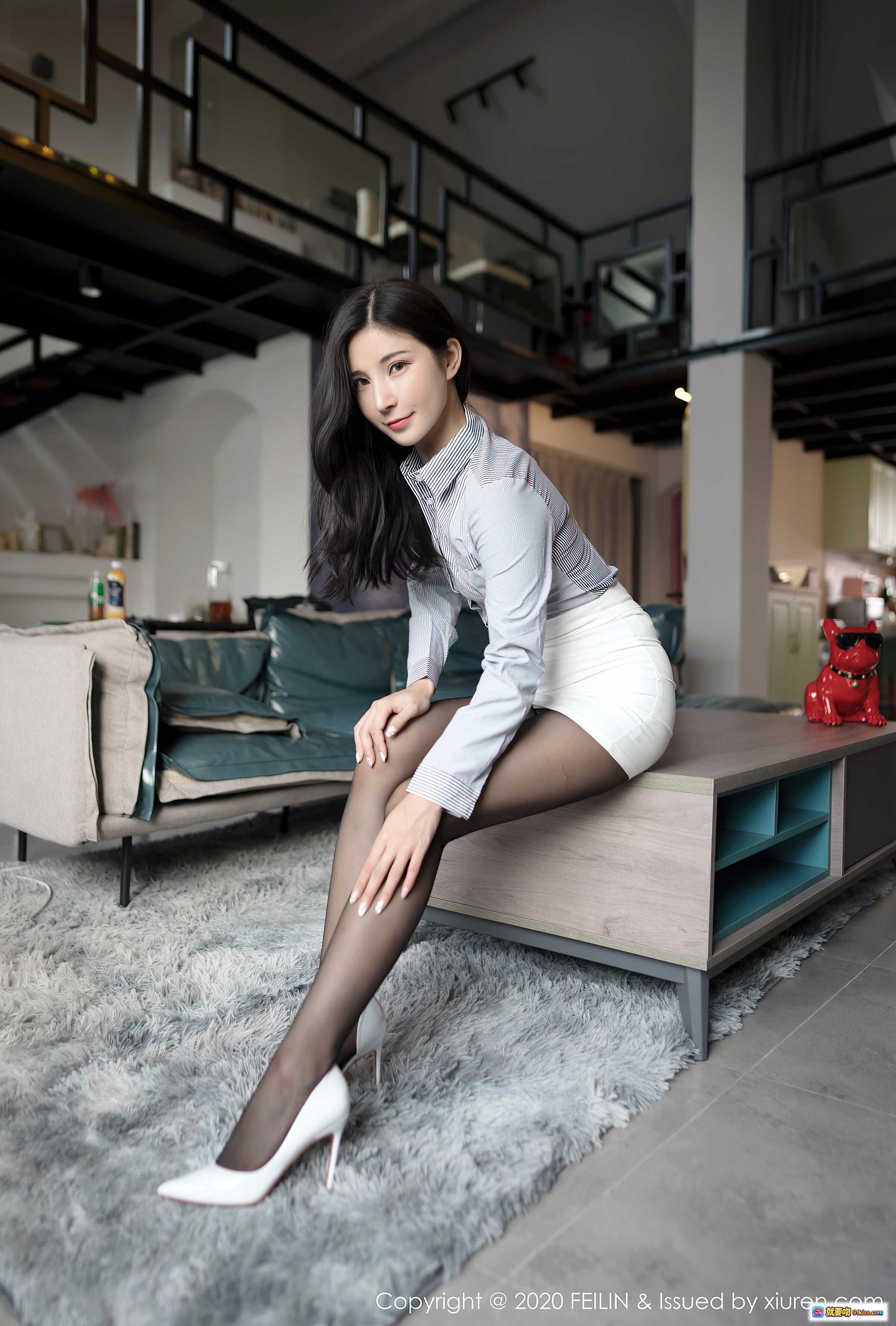 图片[10] - 小蛮妖Yummy性感写真 | 白色短裙+黑丝美腿 | 现代客厅私房照 | FEILIN Vol.358 2020.12.09 - 就要吻