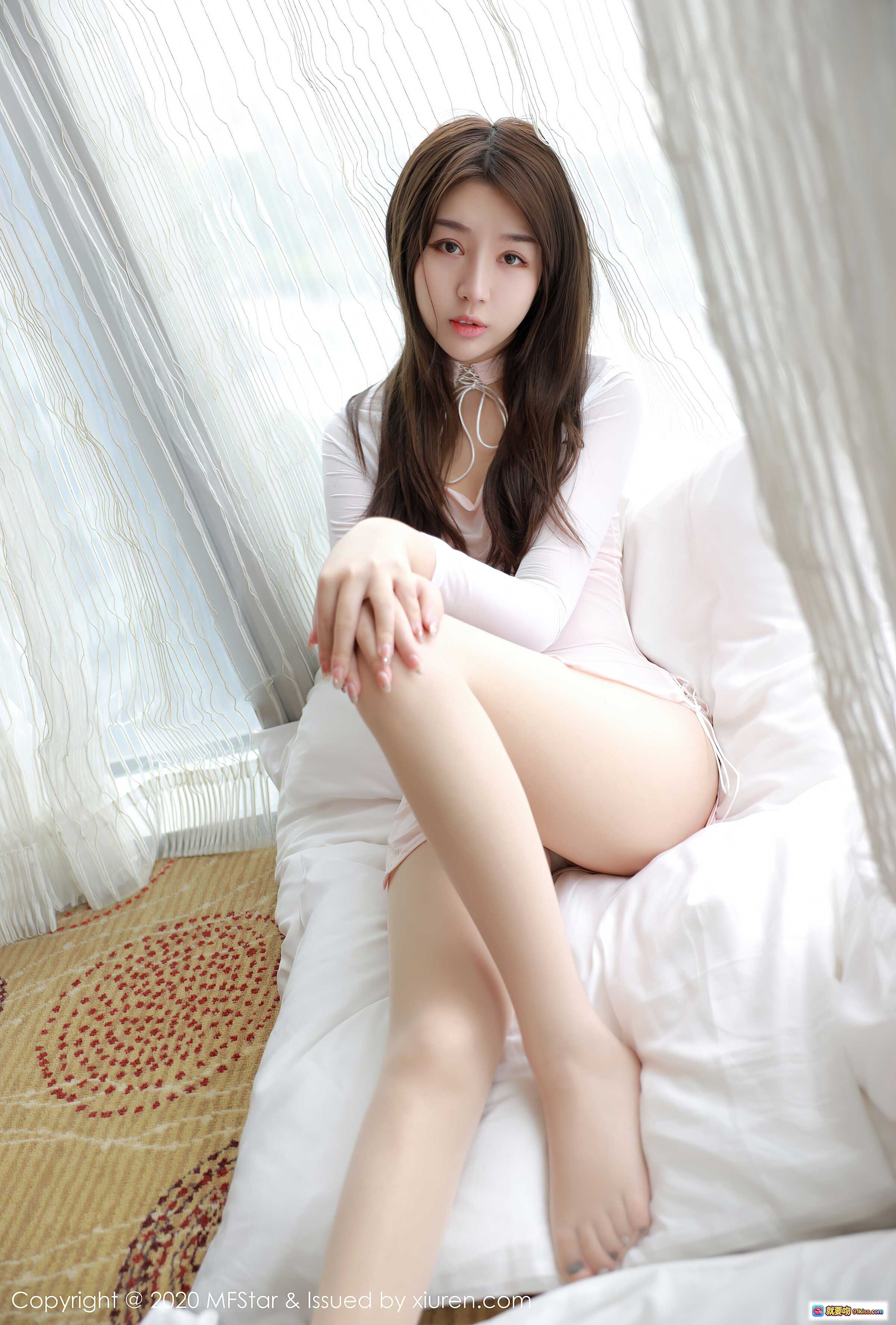 图片[6] - 梦梵 MFStar模范学院 2020.08.20 Vol.372 粉色透视长袖连衣裙 白床柔光写真 40P高清美图 - 就要吻