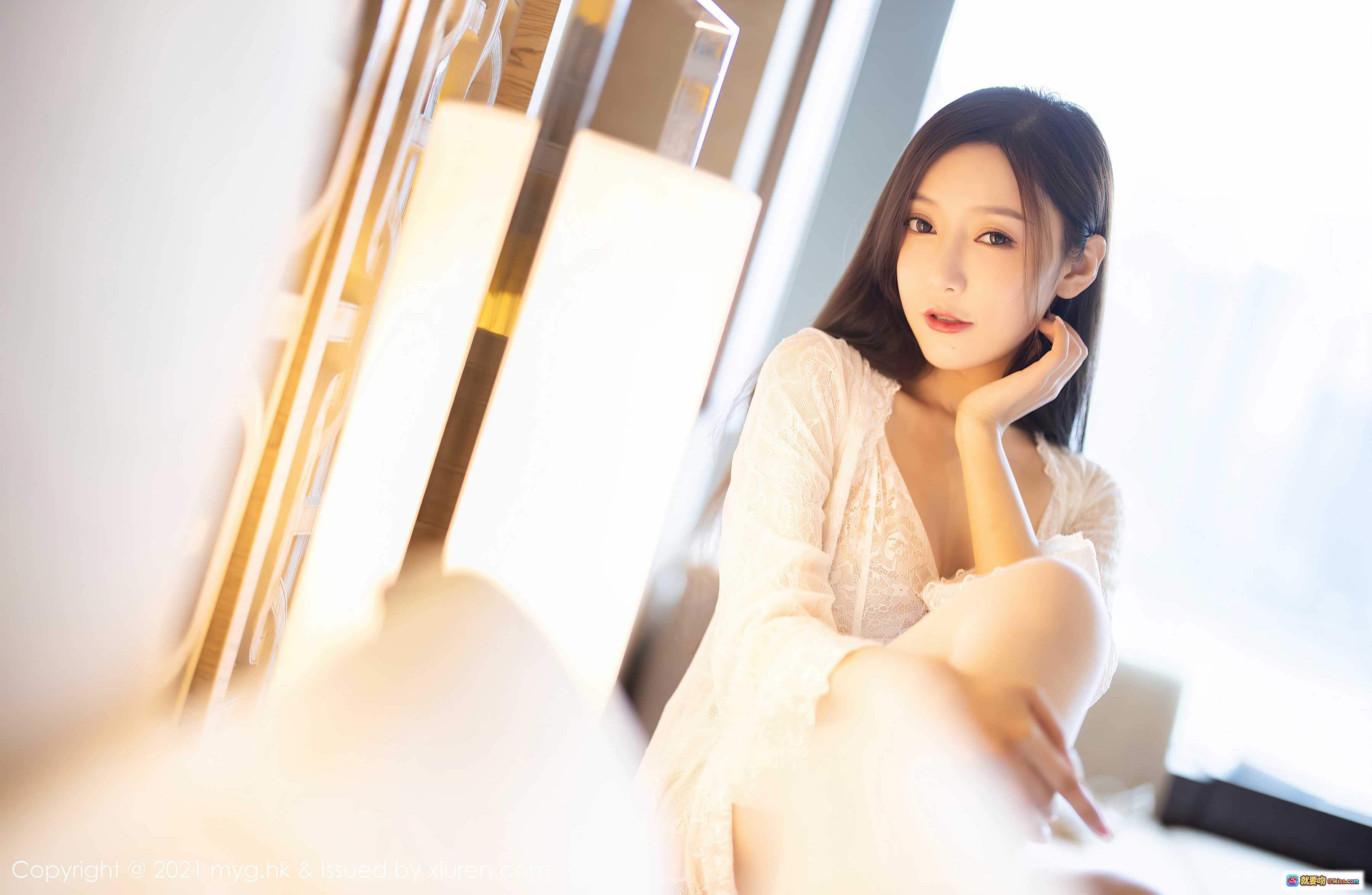 图片[1] - 王馨瑶yanni温柔写真 | 白色蕾丝裙优雅坐姿 | 自然光窗边美拍 | MyGirl美媛馆Vol.564高清图集 - 就要吻