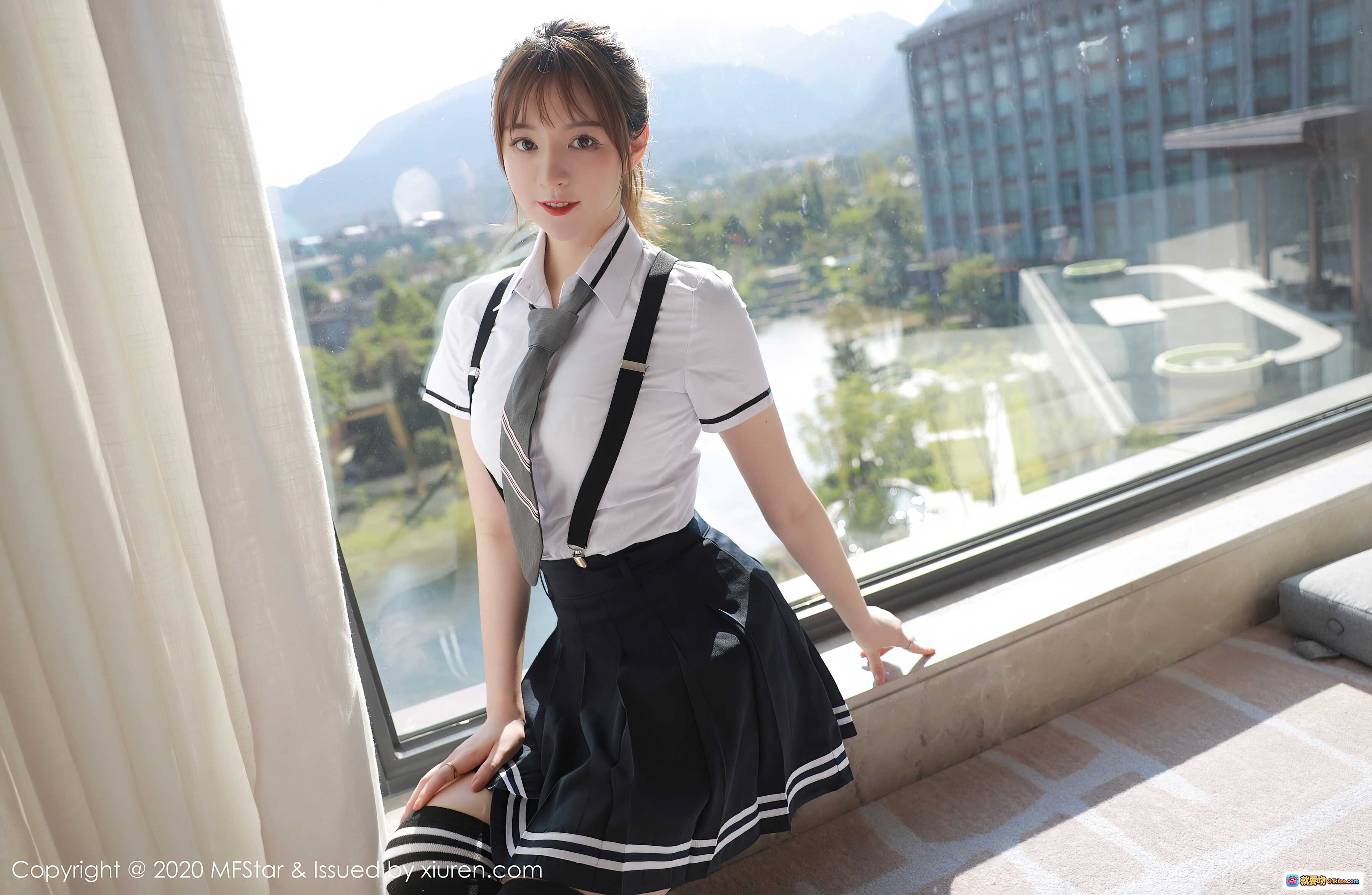 图片[2] - MFStar模范学院yoo优优2020.09.21 VOL.390 白衬衫黑短裤日系少女风 窗边写真 甜美性感制服诱惑 - 就要吻