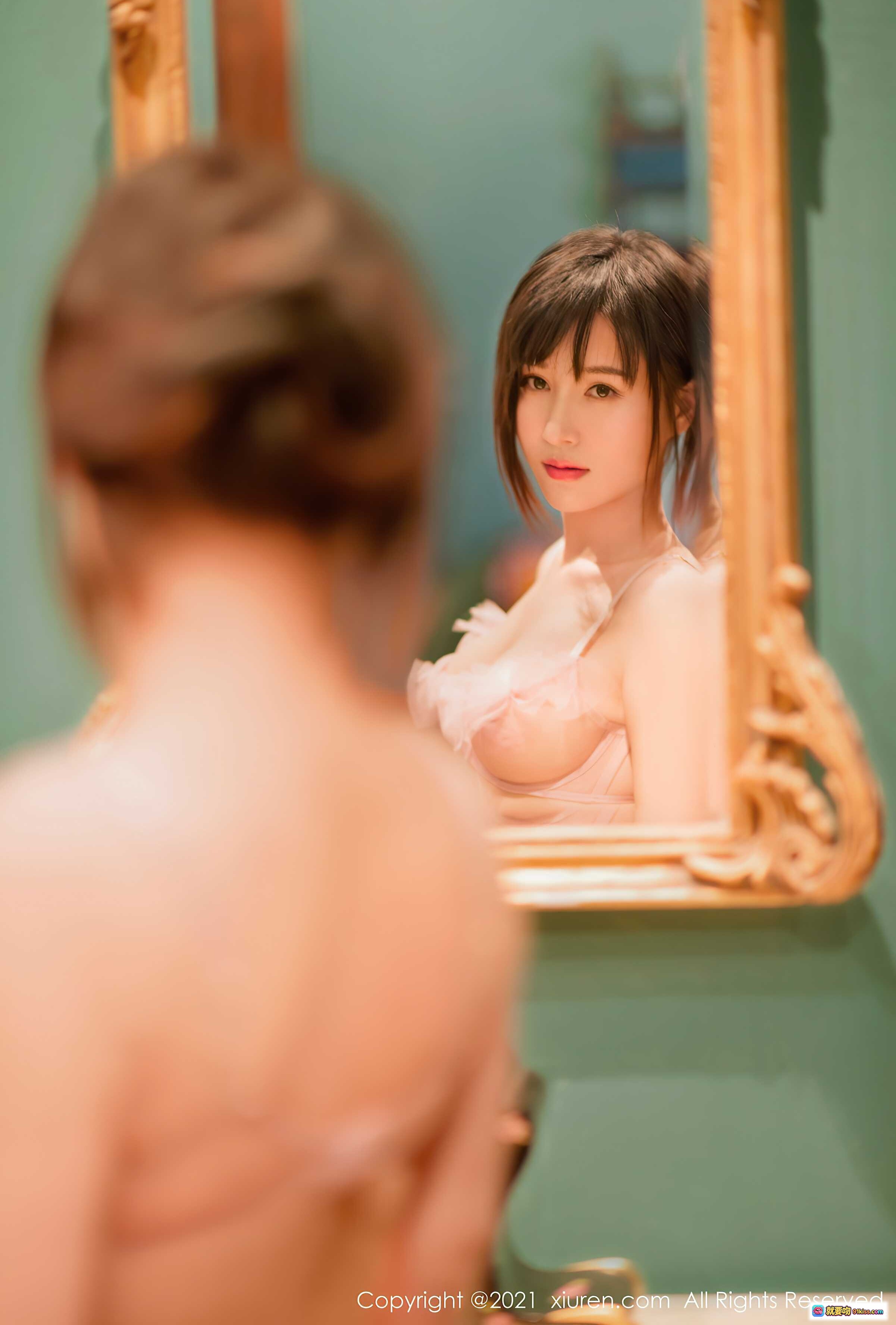 图片[5] - 赵万灵性感写真：蕾丝吊带袜+高跟鞋+玫瑰花+复古沙发+私房美腿特写 - 就要吻