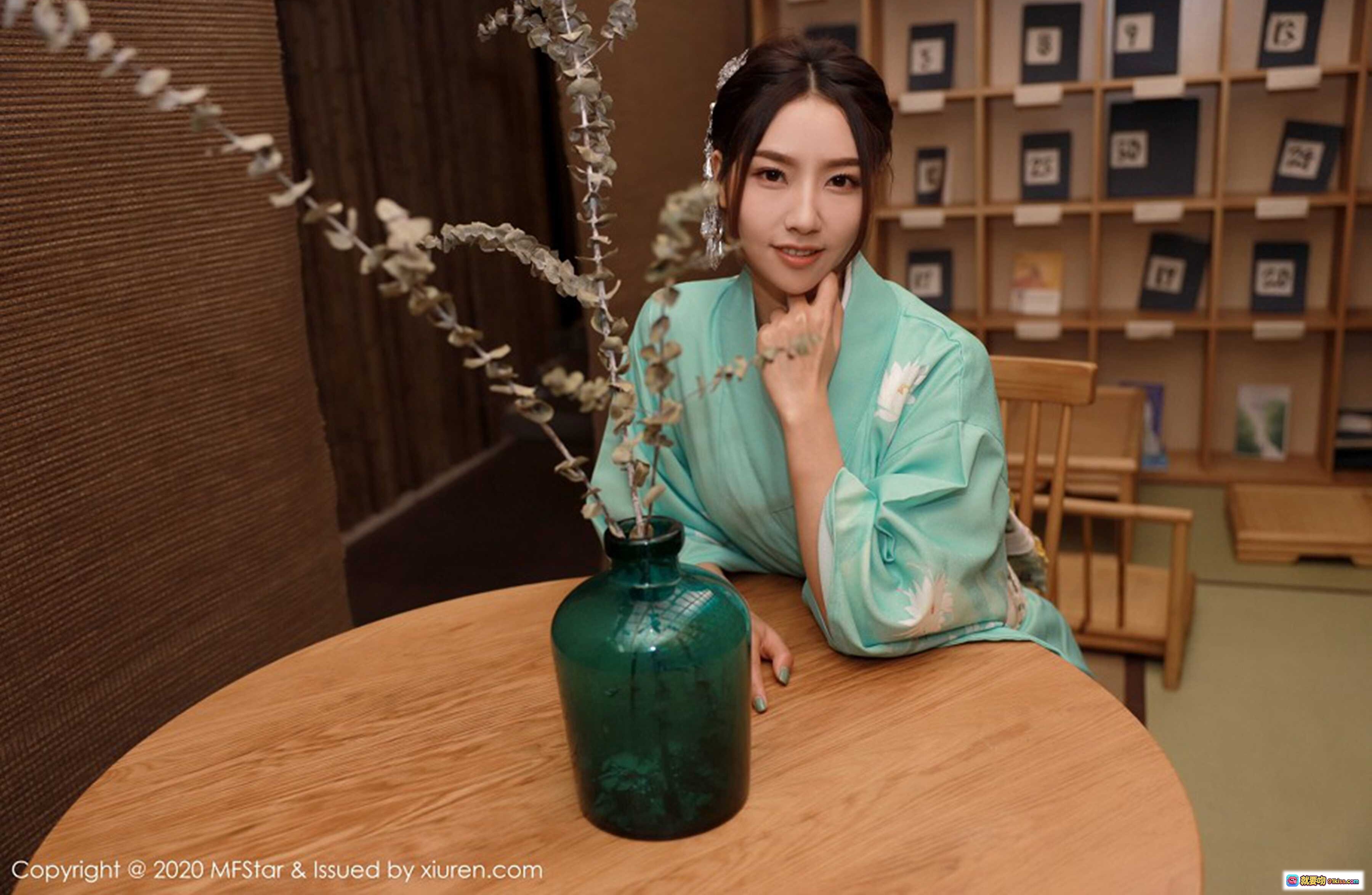 图片[6] - 方子萱和服写真 | MFStar模范学院Vol.332 | 浅蓝花卉浴衣 | 日式书架场景 | 优雅姿态 | 2020年高清摄影集 - 就要吻