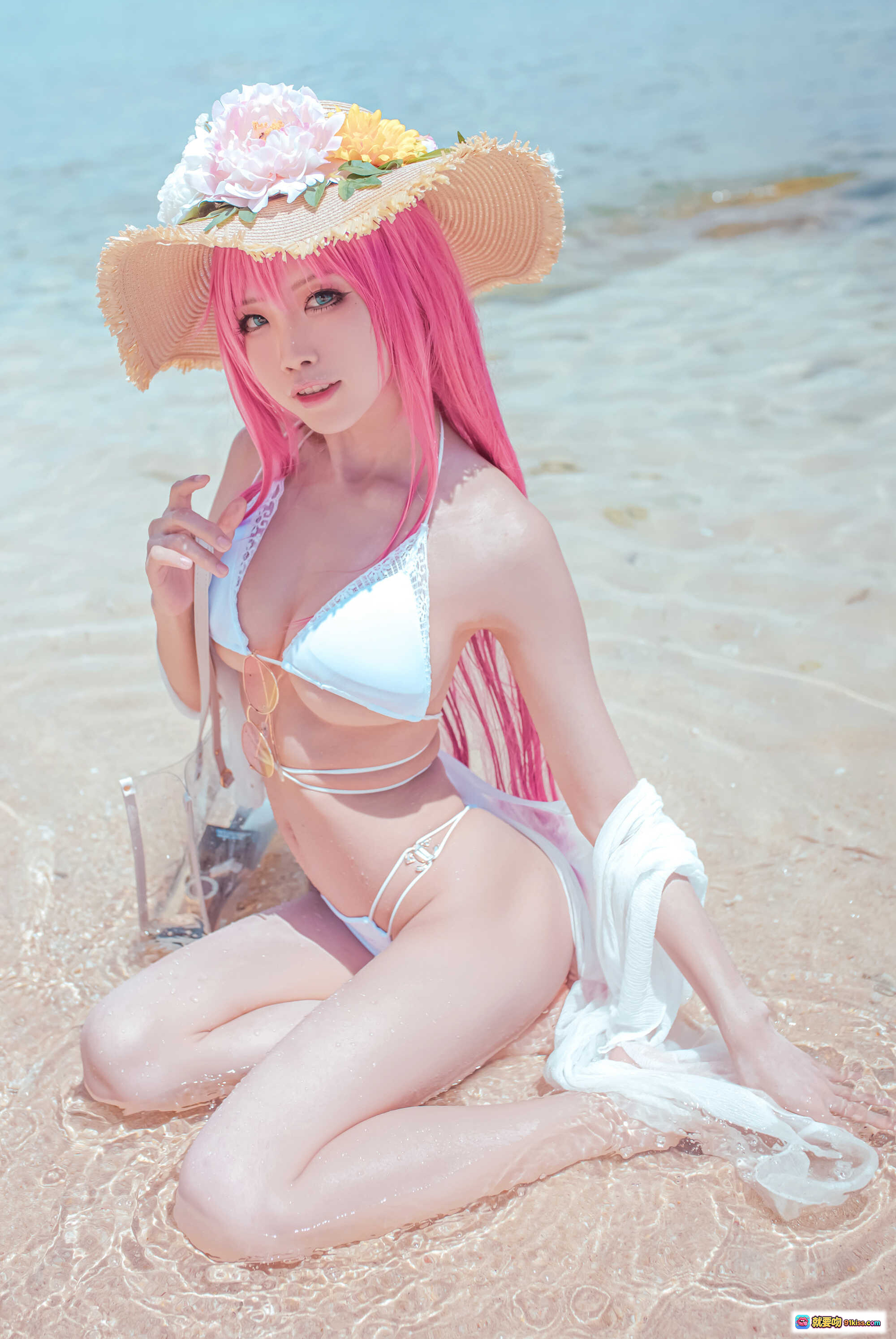 图片[4] - 水淼NO.064絮库夫泳装写真｜粉发少女海滩度假风｜蕾丝比基尼+草帽花饰｜透明罩衫性感清新风 - 就要吻