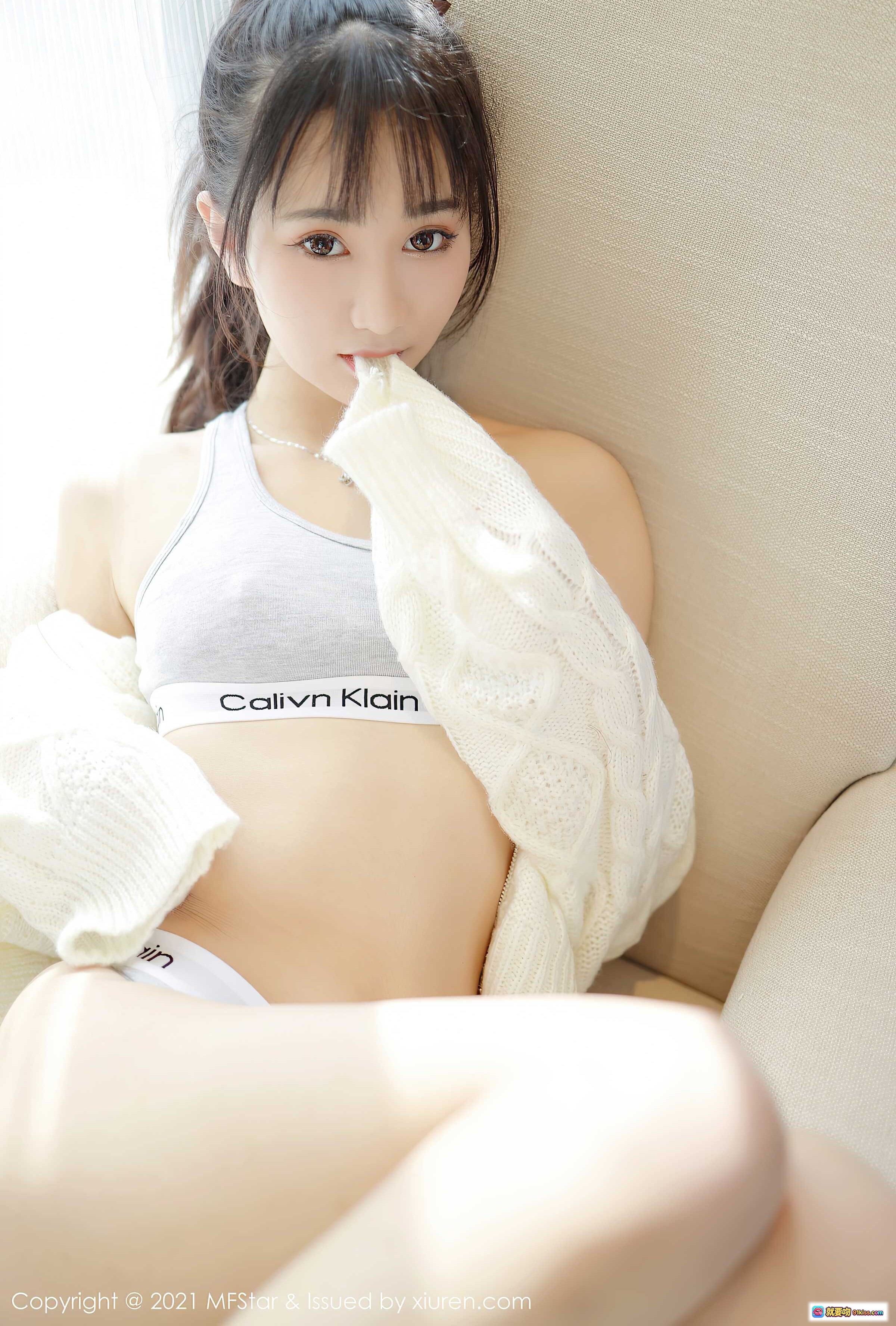 图片[3] - 小果冻儿MFStar模范学院2021.03.12 Vol.467 灰色Calvin Klein内衣写真 清新居家风 甜美少女感 高清私房美图 - 就要吻