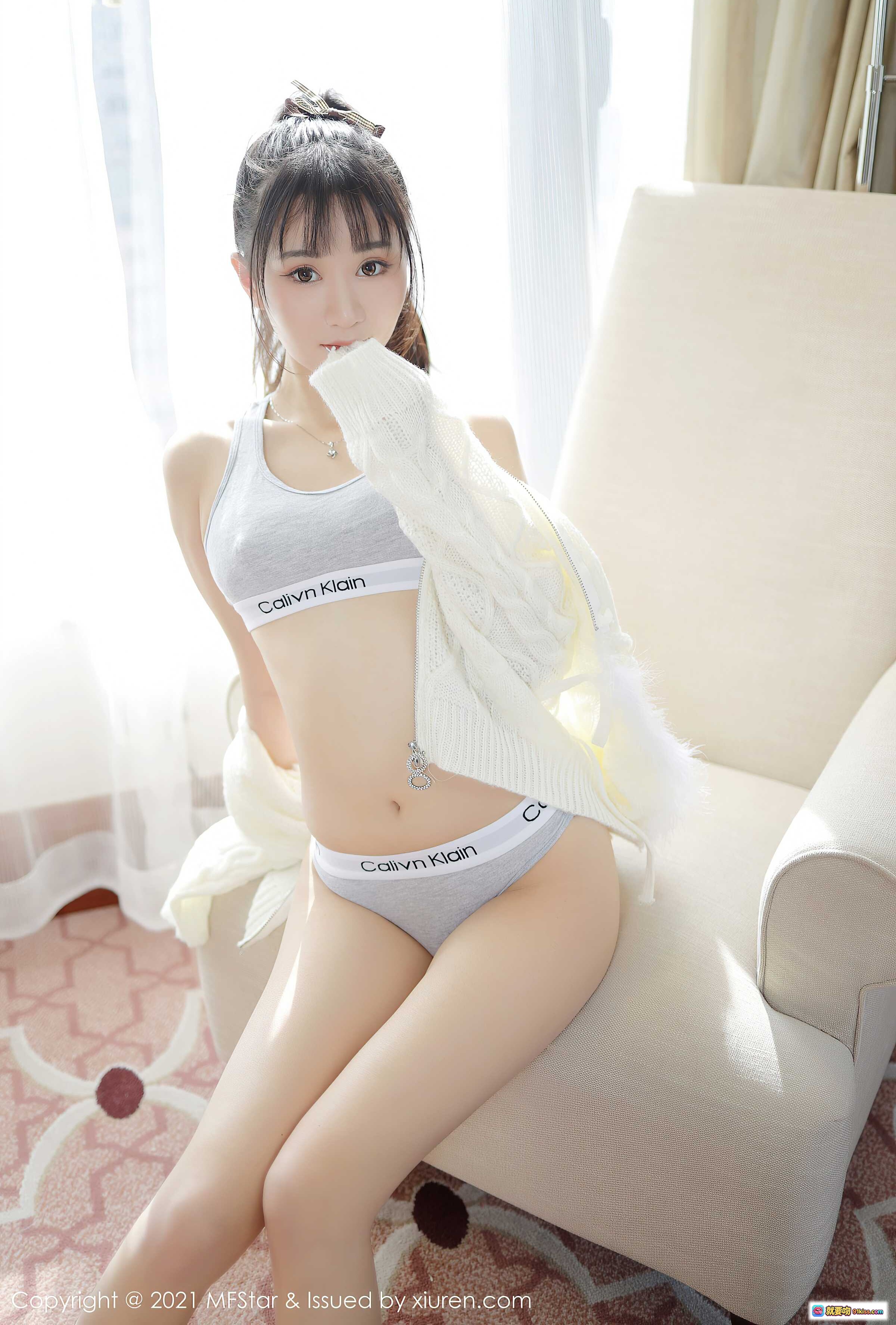 图片[6] - 小果冻儿MFStar模范学院2021.03.12 Vol.467 灰色Calvin Klein内衣写真 清新居家风 甜美少女感 高清私房美图 - 就要吻