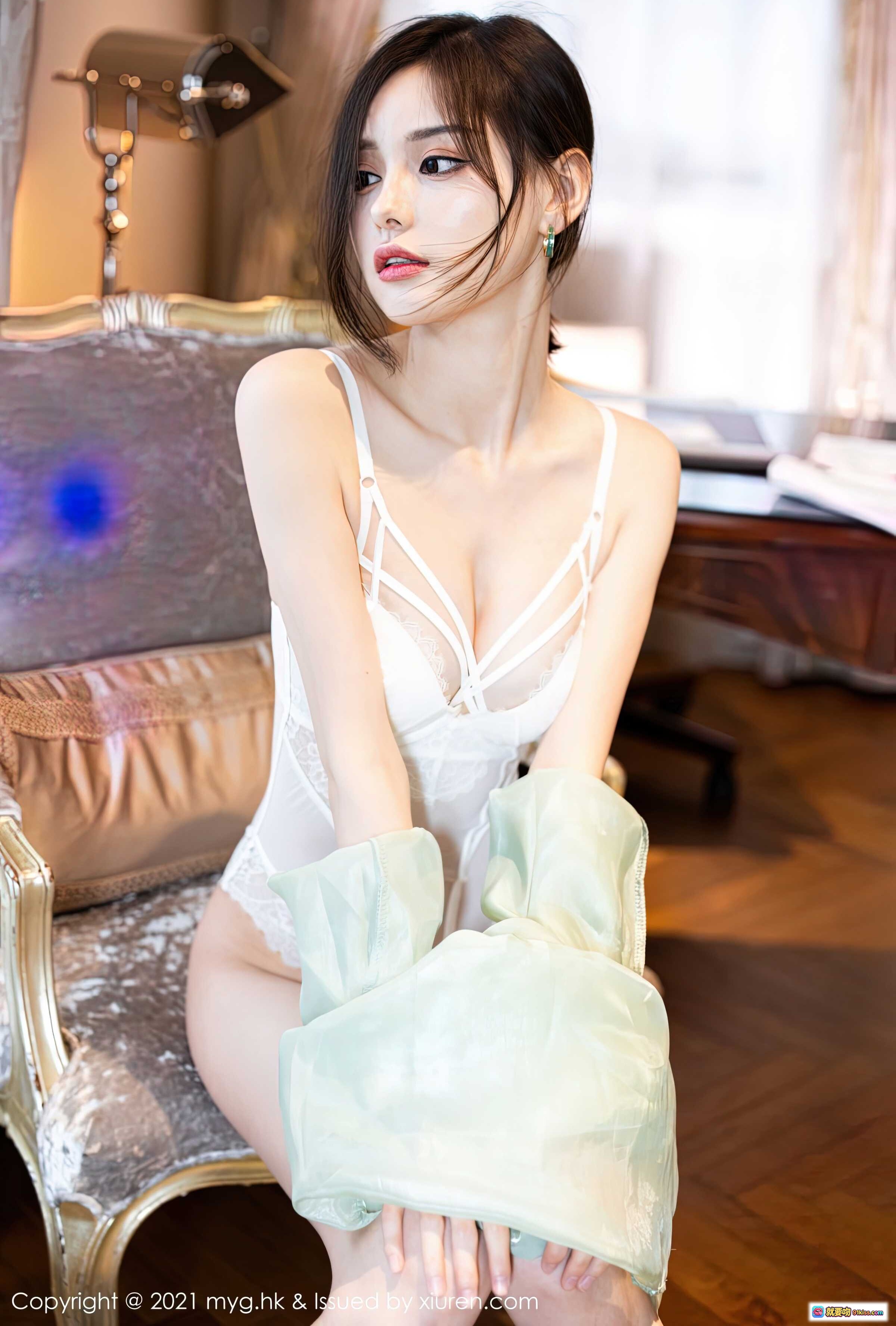 图片[3] - 小夕juju优雅写真｜浅绿透视衬衫搭配白色短裤｜MyGirl美媛馆2021.06.08 Vol.535高清图集 - 就要吻