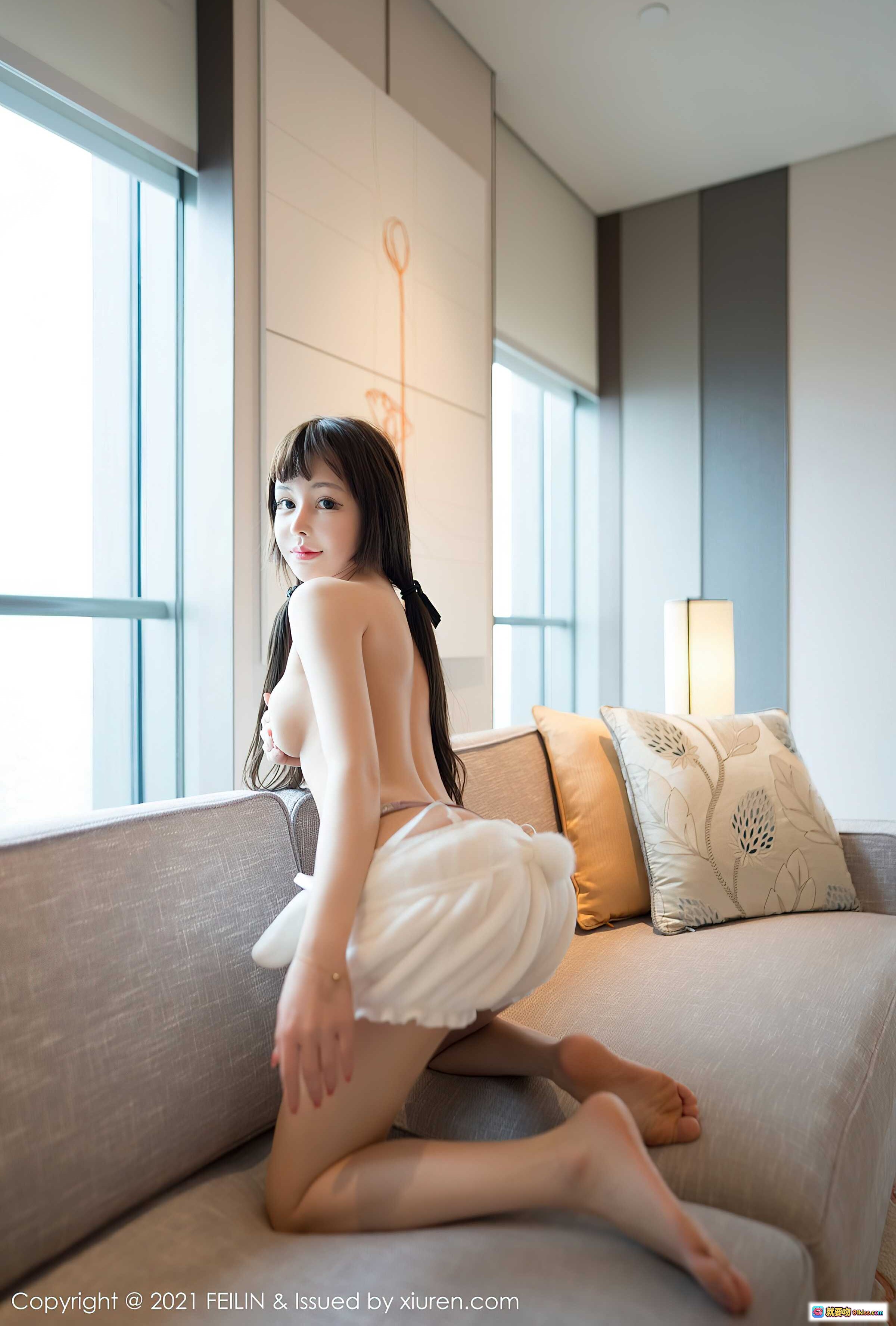图片[7] - FEILIN 2021.01.07 Vol.365 哩哩呀 白色内衣短裤 窗边沙发写真 清新甜美风 室内私房美拍 长发少女回眸微笑 - 就要吻