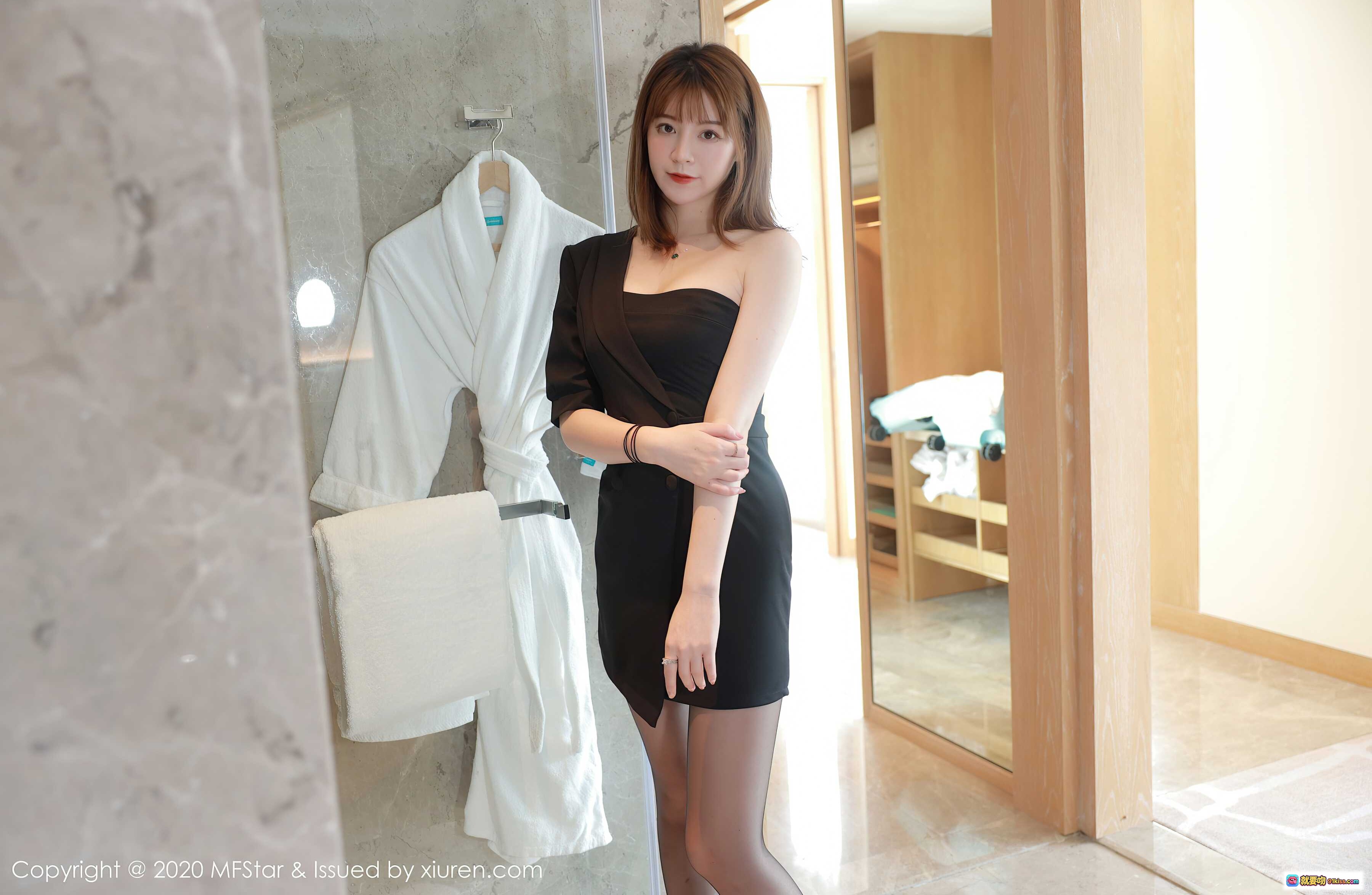 图片[9] - MFStar模范学院yoo优优2020.10.23 VOL.405 黑色斜肩连衣裙优雅写真 58P高清美图 - 就要吻