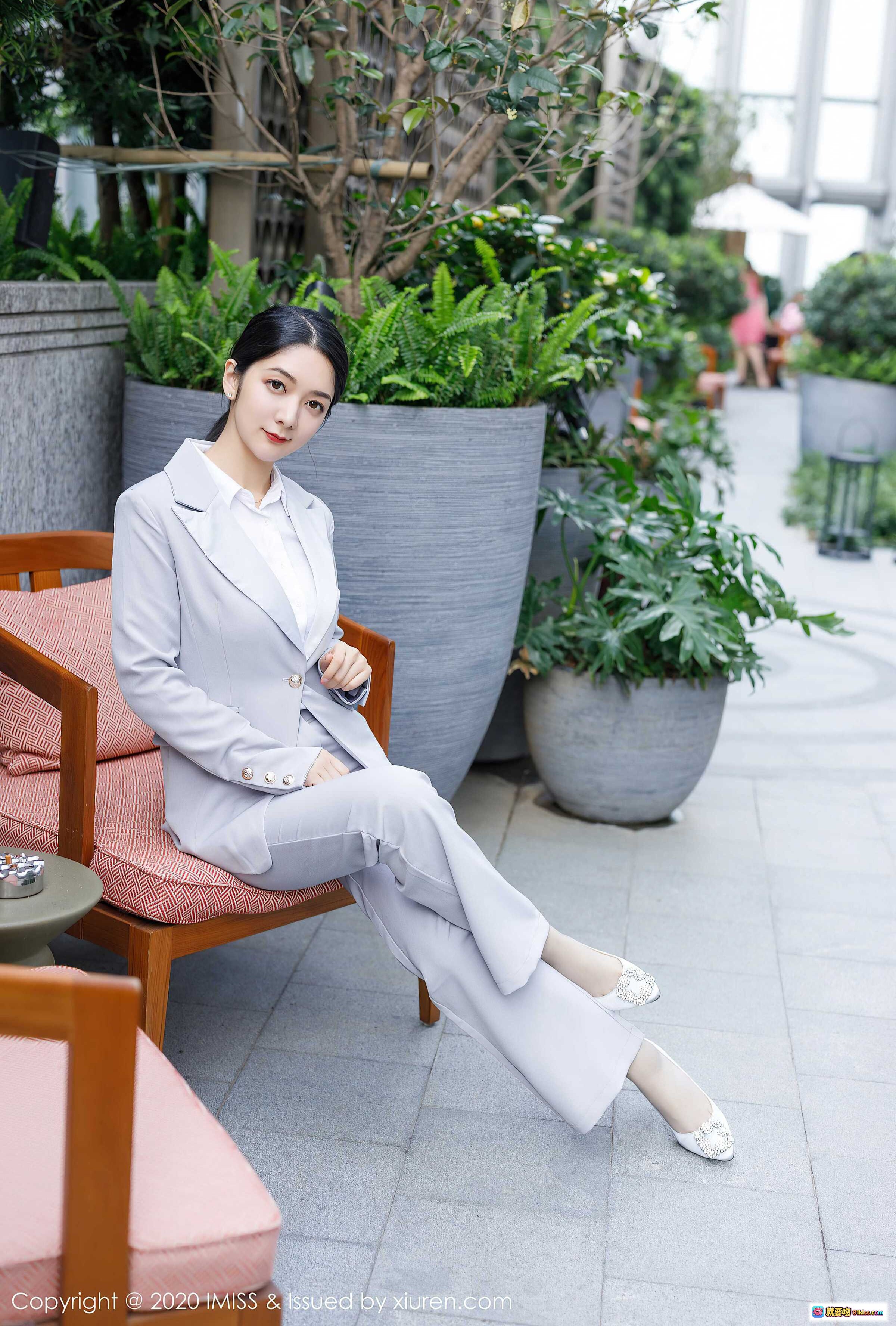 图片[5] - Angela小热巴性感写真：军绿内衣+黑丝美腿+高马尾侧颜，室内自然光私房摄影，Vol.483精选58图 - 就要吻