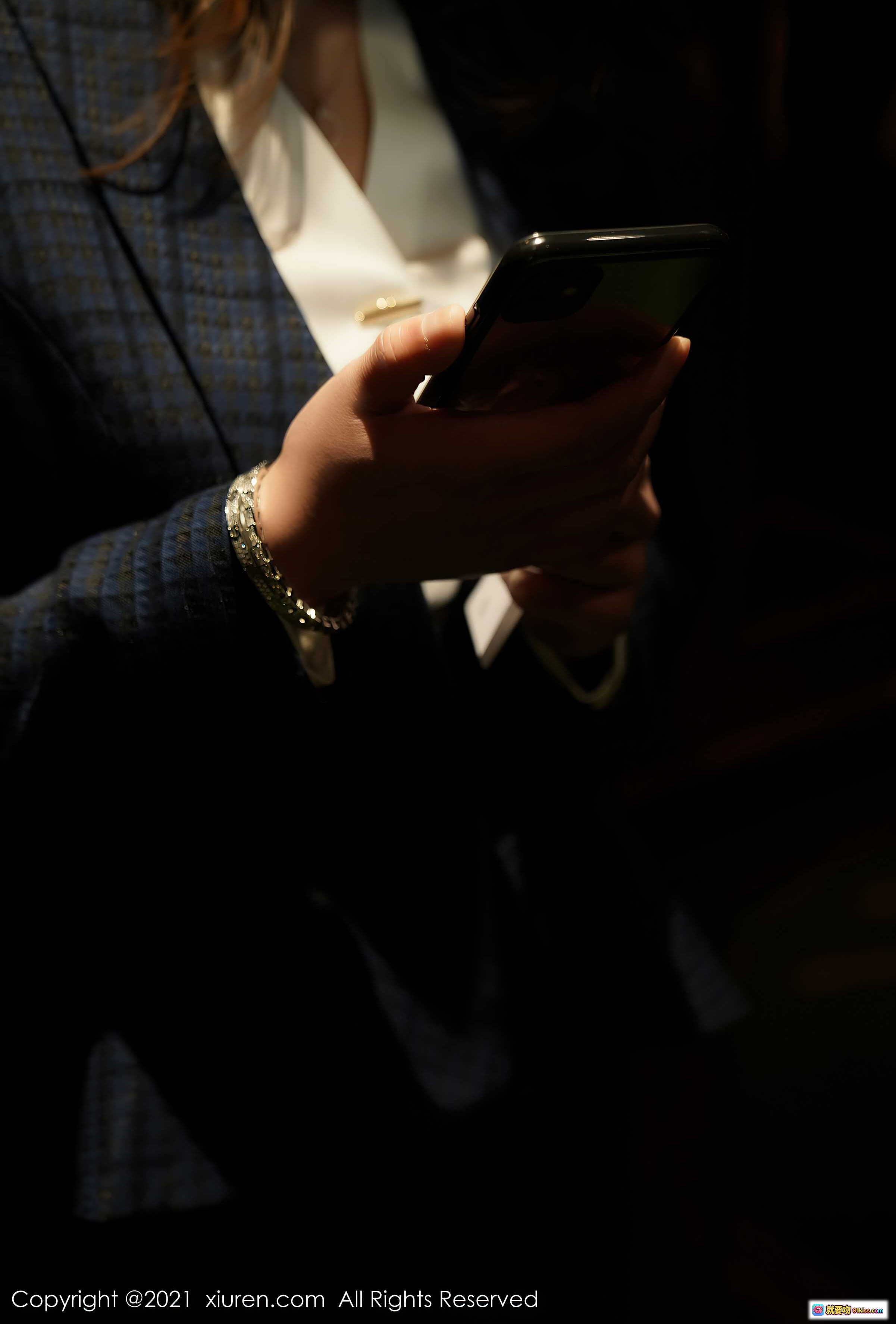 图片[7] - 蓝格西装短裙+条纹黑丝高跟美腿写真 | XIUREN秀人网2021.05.12 VOL.3400 fairy如歌优雅性感造型 - 就要吻