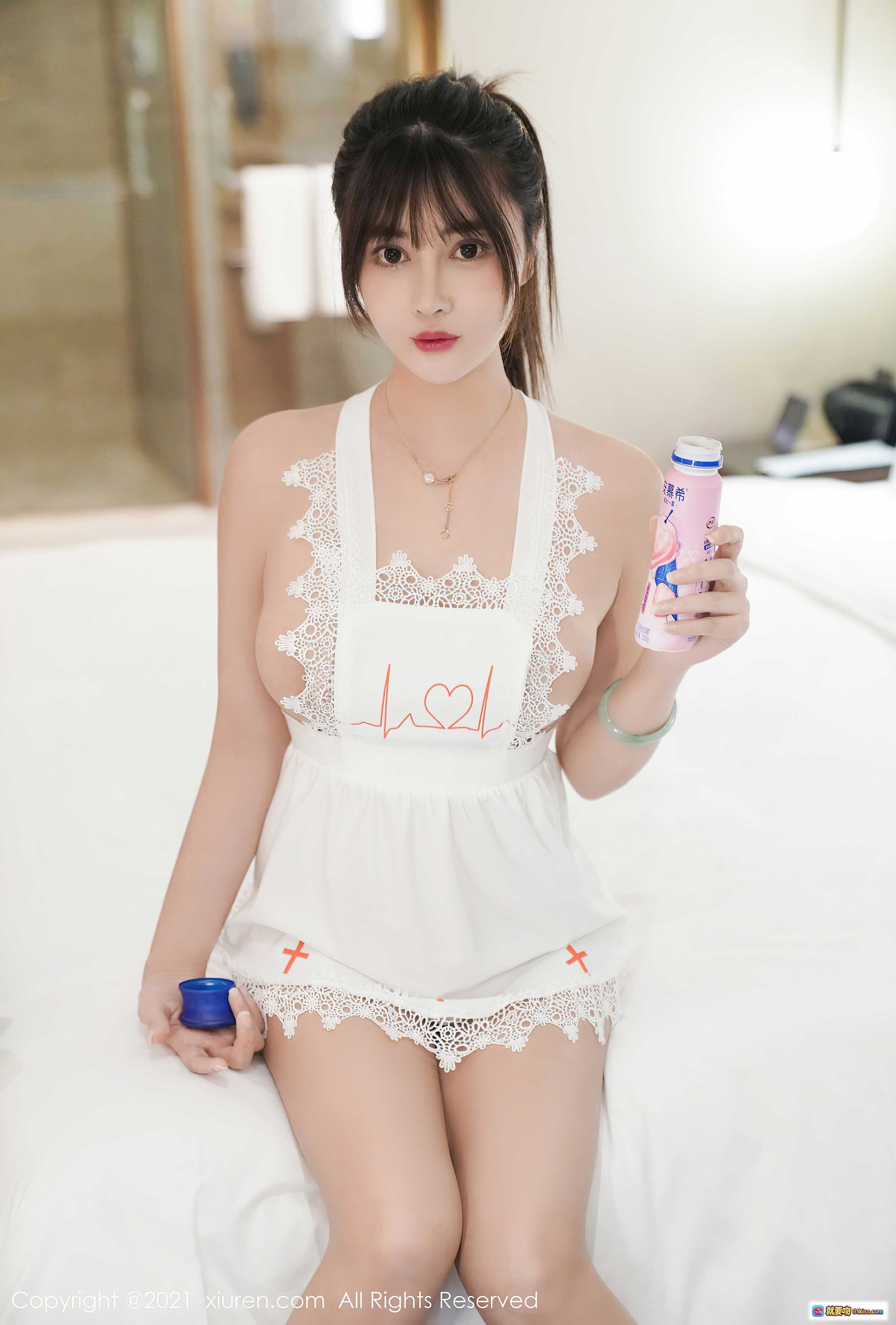 图片[6] - 萌奈子白色蕾丝护士装性感写真｜秀人网VOL.3302｜美臀细腰诱惑姿态｜2021年4月14日发布 - 就要吻