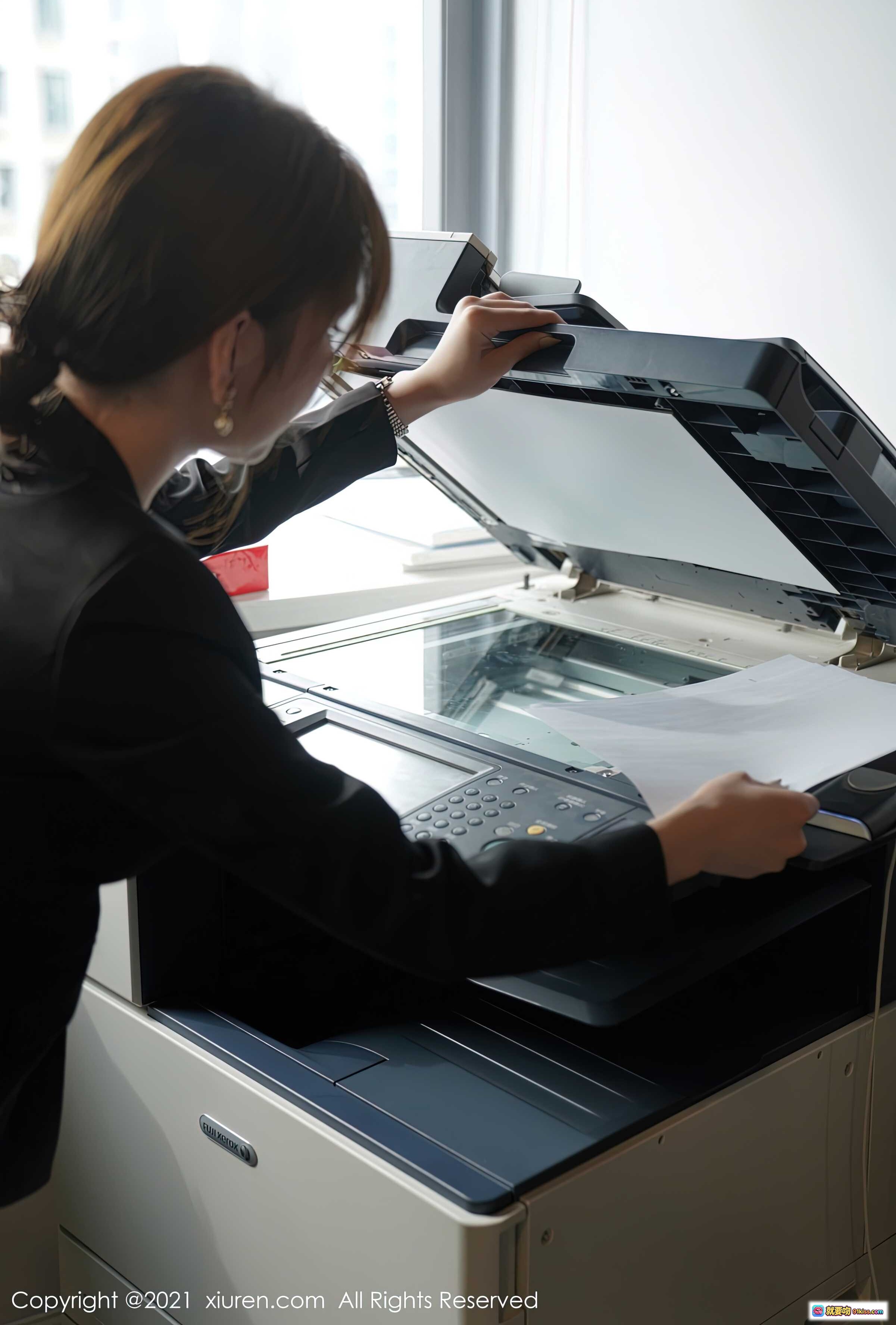 图片[4] - 周于希Sandy职场OL黑丝美腿高跟鞋写真 – XiuRen秀人网No.3504性感优雅办公风私房照 - 就要吻