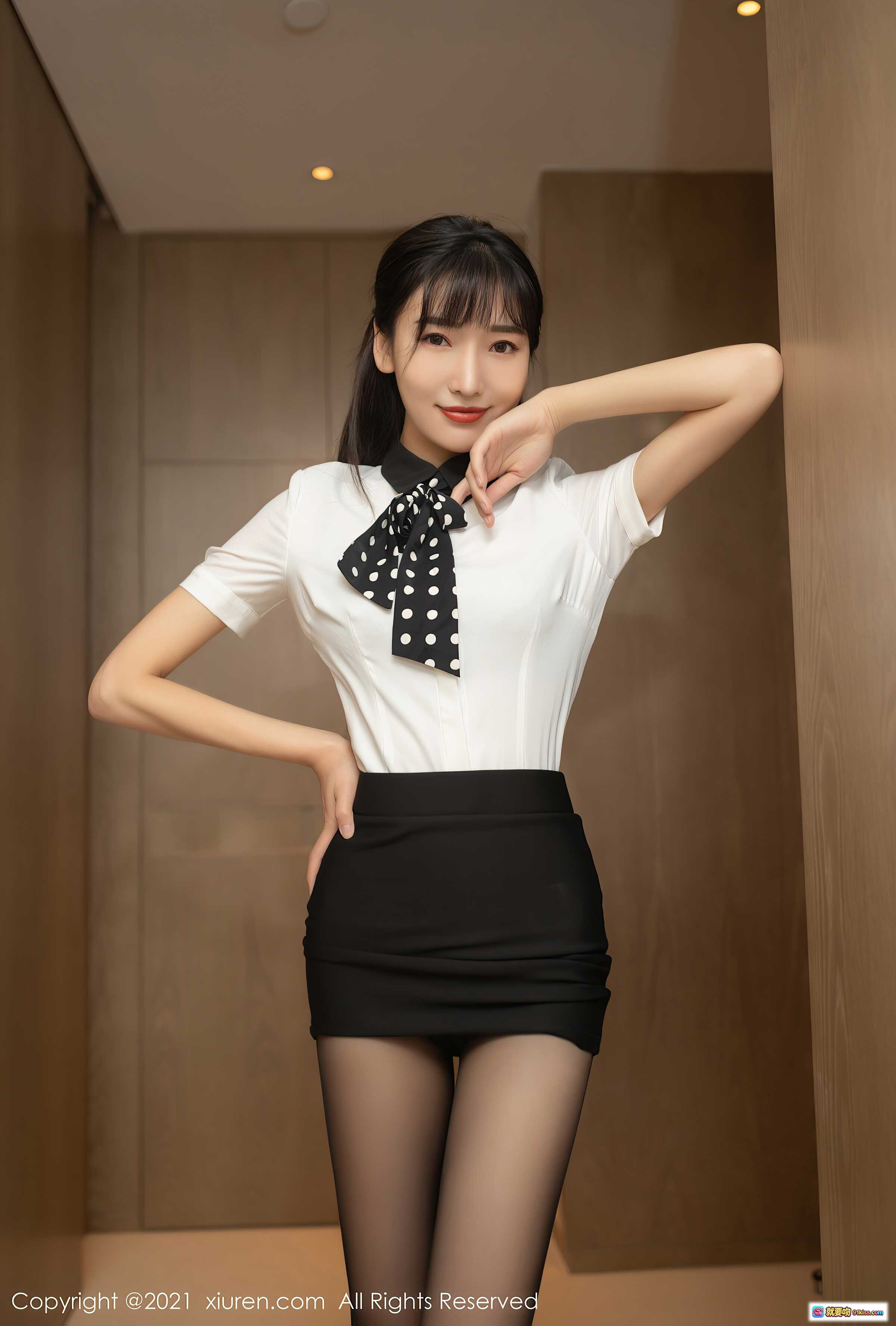图片[4] - 陆萱萱XiuRen秀人网2021.05.20 No.3443 白衬衫黑短裙丝袜门边回眸写真 - 就要吻