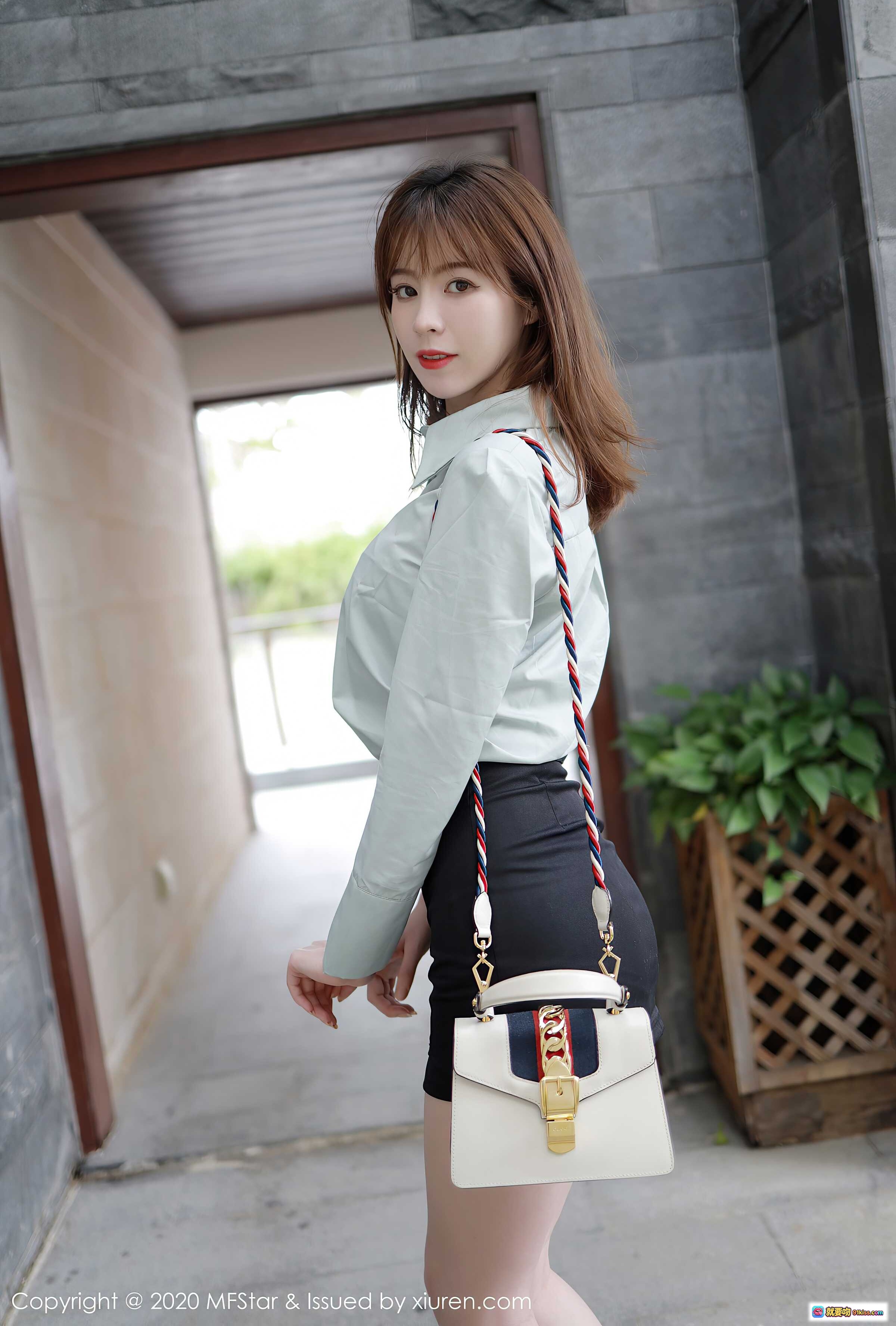 图片[3] - MFStar模范学院yoo优优2020.12.28 VOL.429 美腿高跟黑裙浅绿衬衫户外写真57P高清图集 - 就要吻