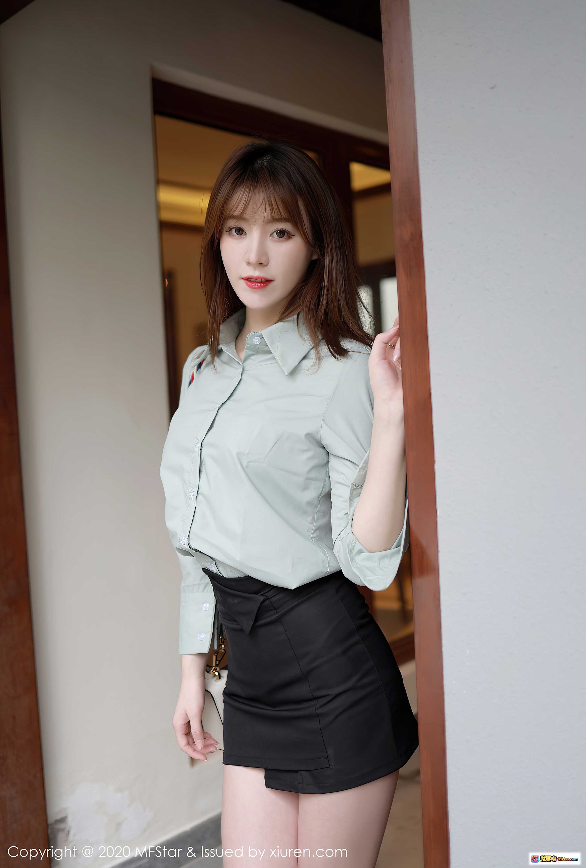 图片[6] - MFStar模范学院yoo优优2020.12.28 VOL.429 美腿高跟黑裙浅绿衬衫户外写真57P高清图集 - 就要吻